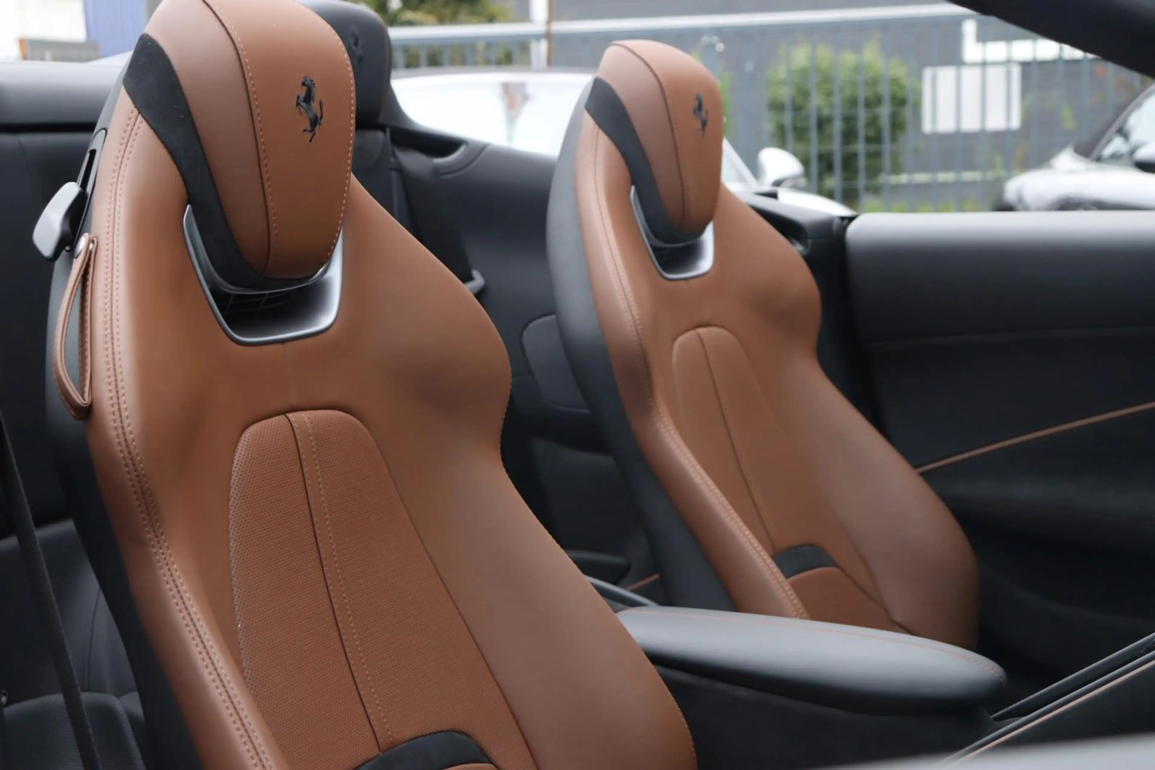 Ferrari Roma Spider +GRIGIO SCURO+SITZBELÜFT+JBL+NACKENWÄRMER+ — photo 8