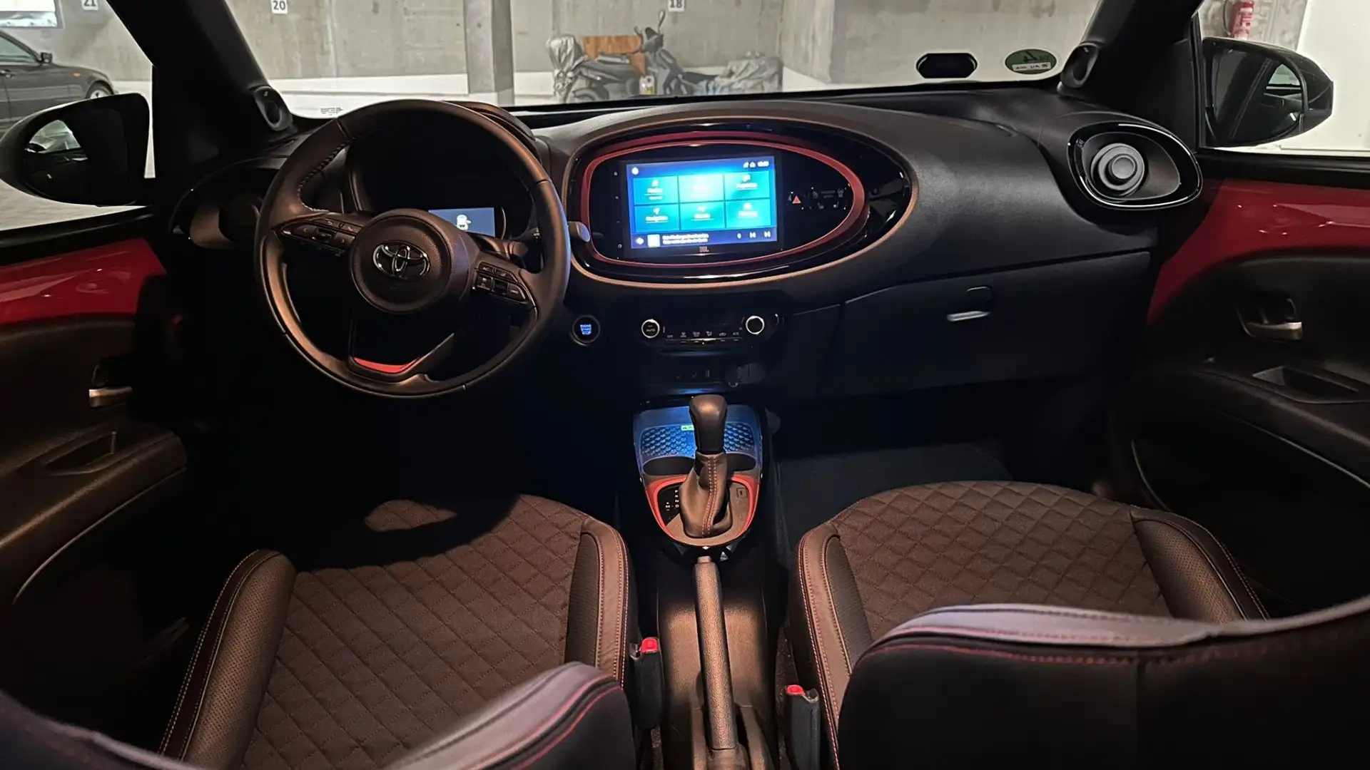 Toyota Aygo X S-CVT Air Explore Rot - 2