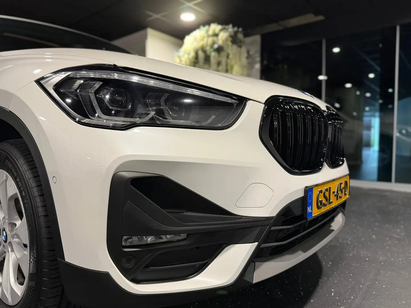 BMW X1 XDrive25e PANO/LED/TREKHAAK/LEDER. Blanc - 2