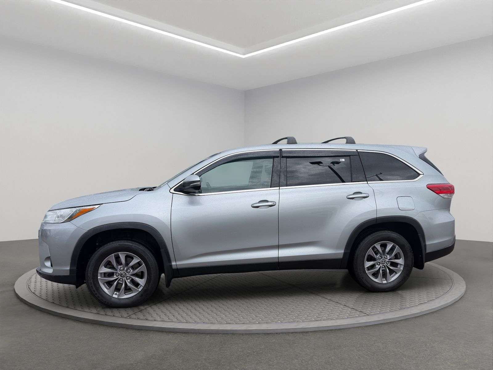 2019 Toyota Highlander LE AWD — снимка 1