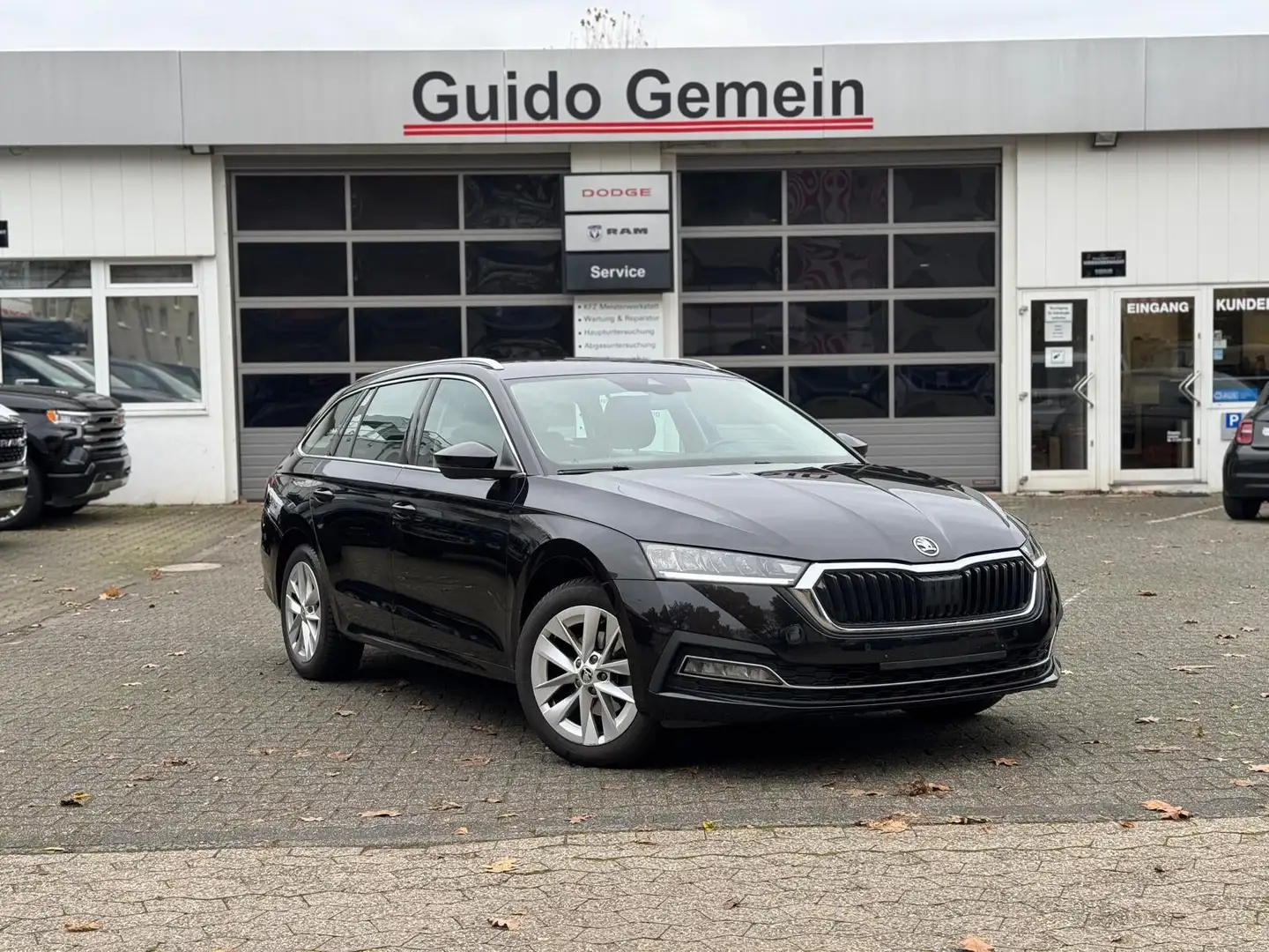 Skoda Octavia Combi 1.0 TSI e-TEC First Edition Negro - 1