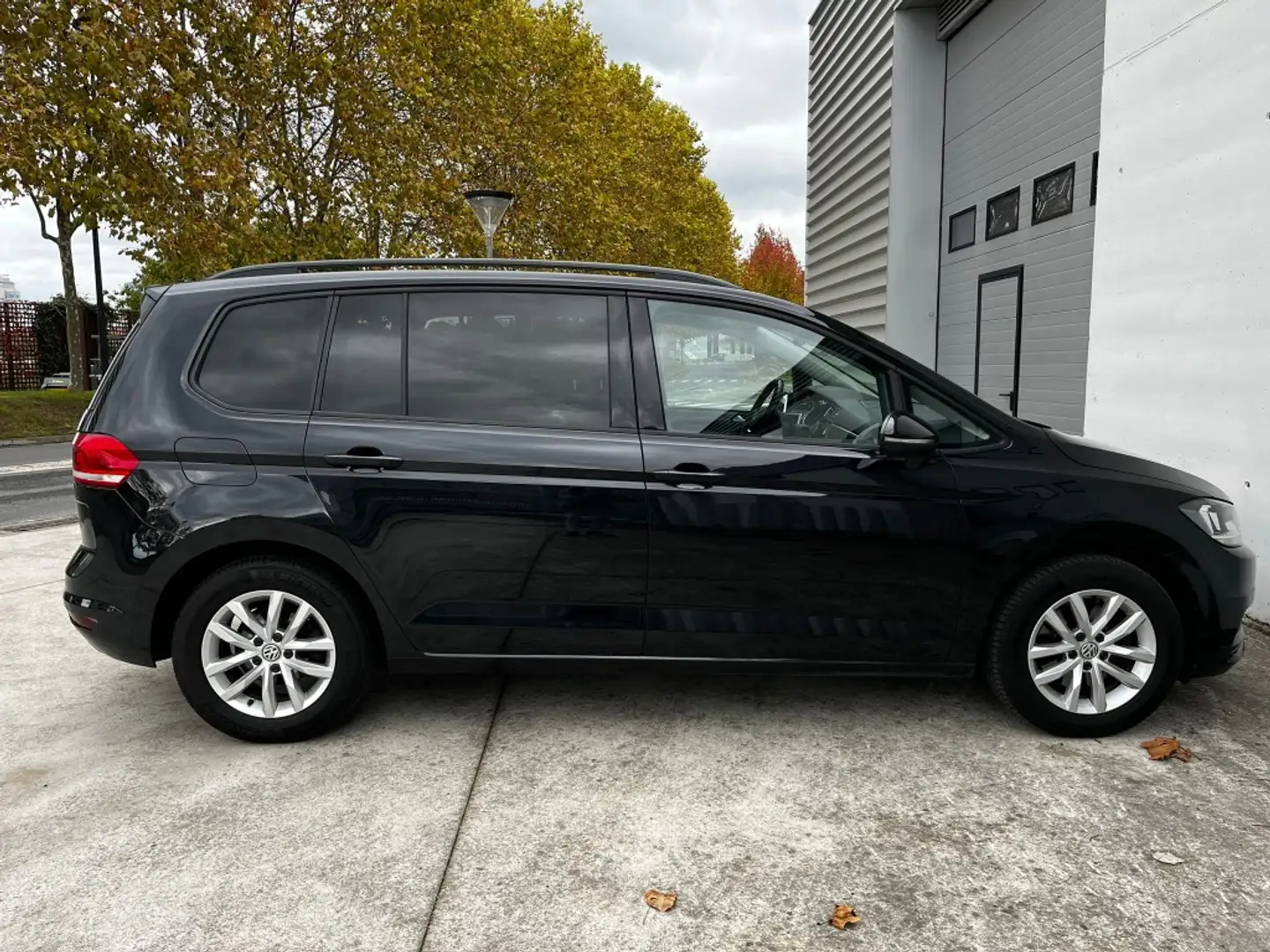 Volkswagen Touran 1.6TDI CR BMT Advance 85kW Negro - 2