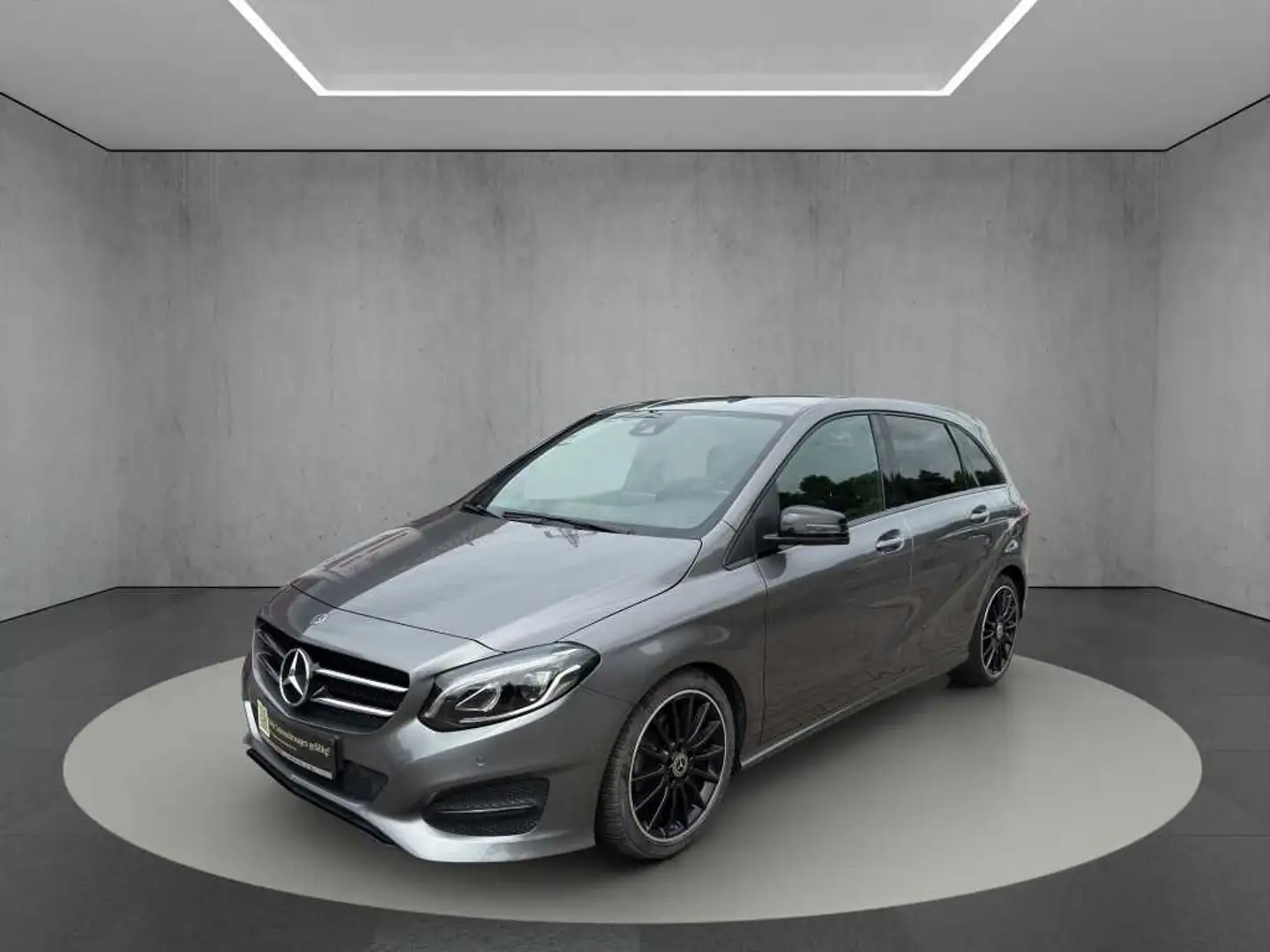 Mercedes-Benz B 200 Urban Style Edition Šedá - 2
