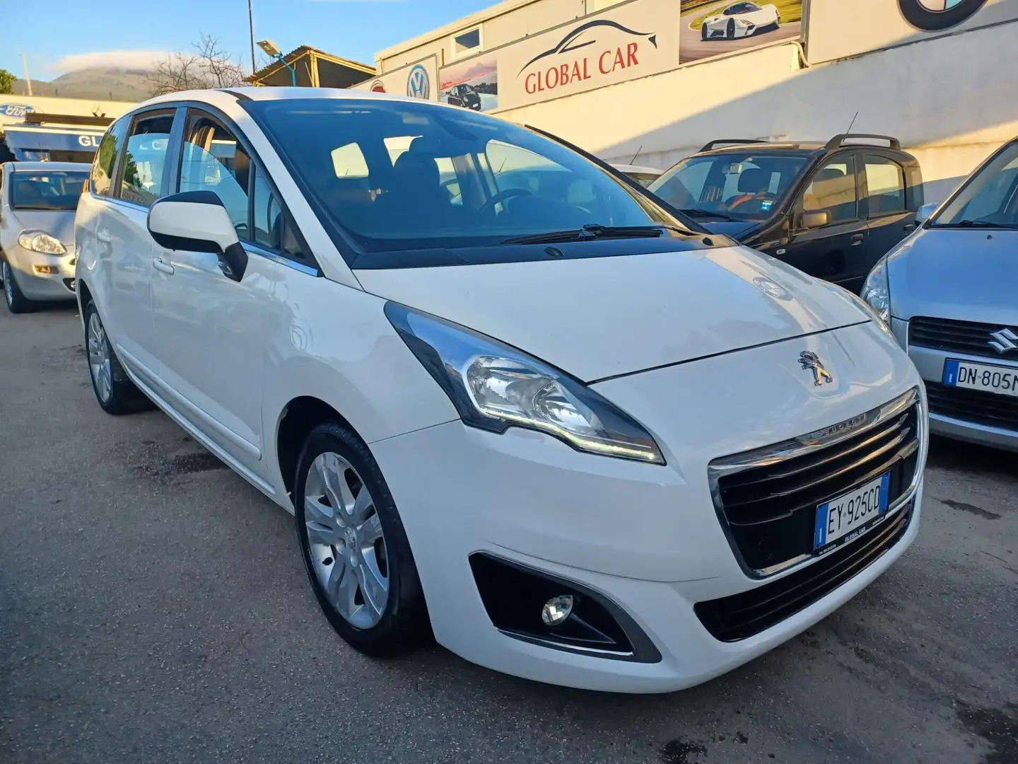Peugeot 5008 1.6 HDi 115CV Allure Blanc - 2