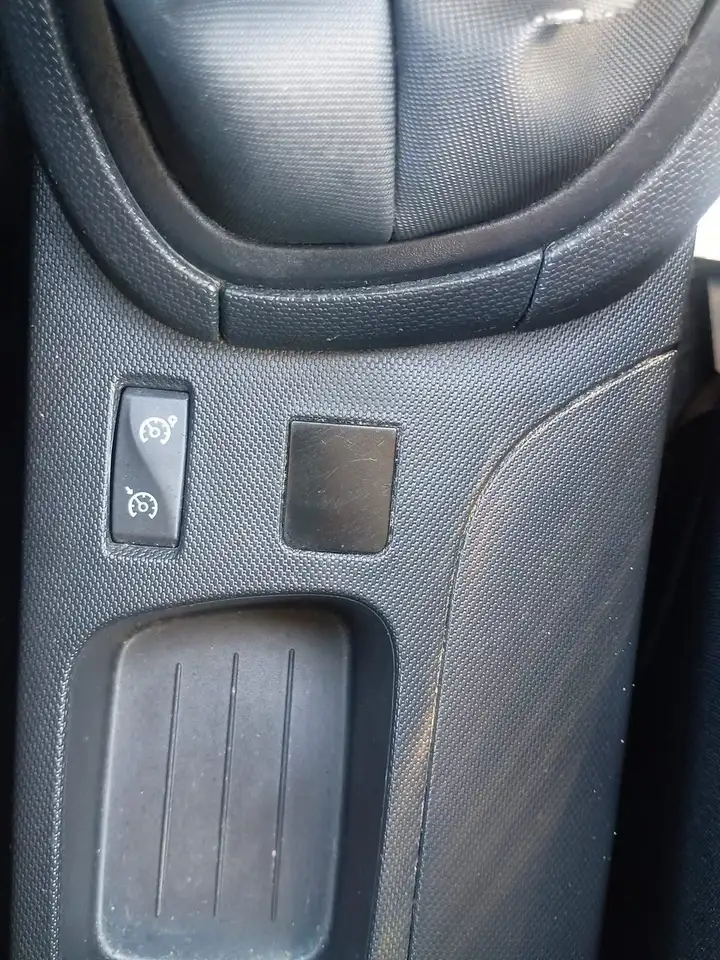 Renault Clio Citadine 5 portes — photo 18