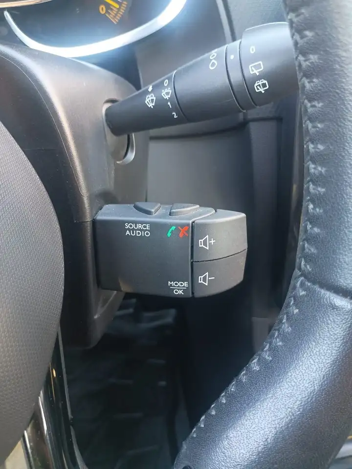 Renault Clio Citadine 5 portes — photo 20