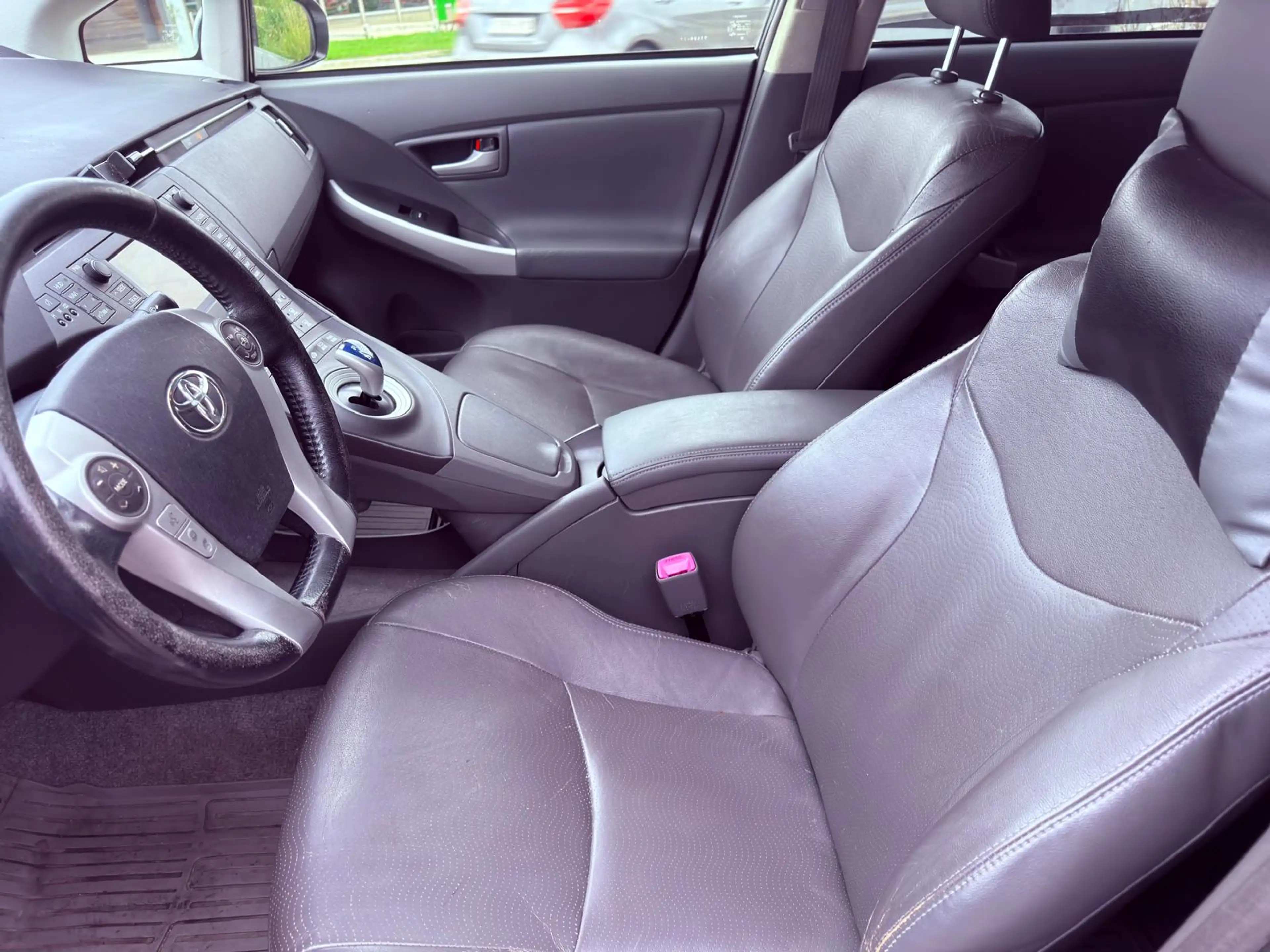 Toyota Prius Prius Hybrid 1.8i VVT-i Sol — photo 6