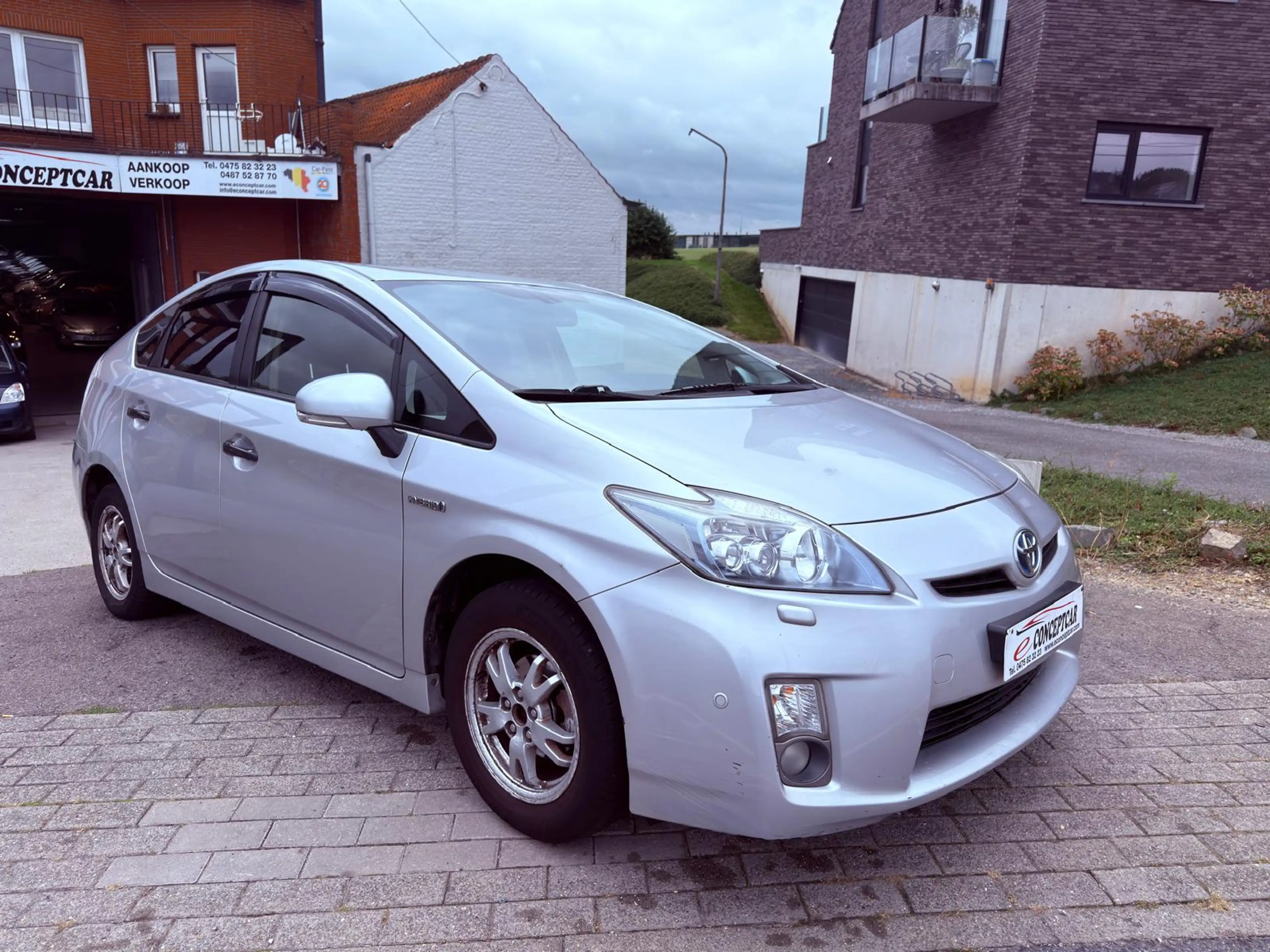 Toyota Prius Prius Hybrid 1.8i VVT-i Sol — photo 3