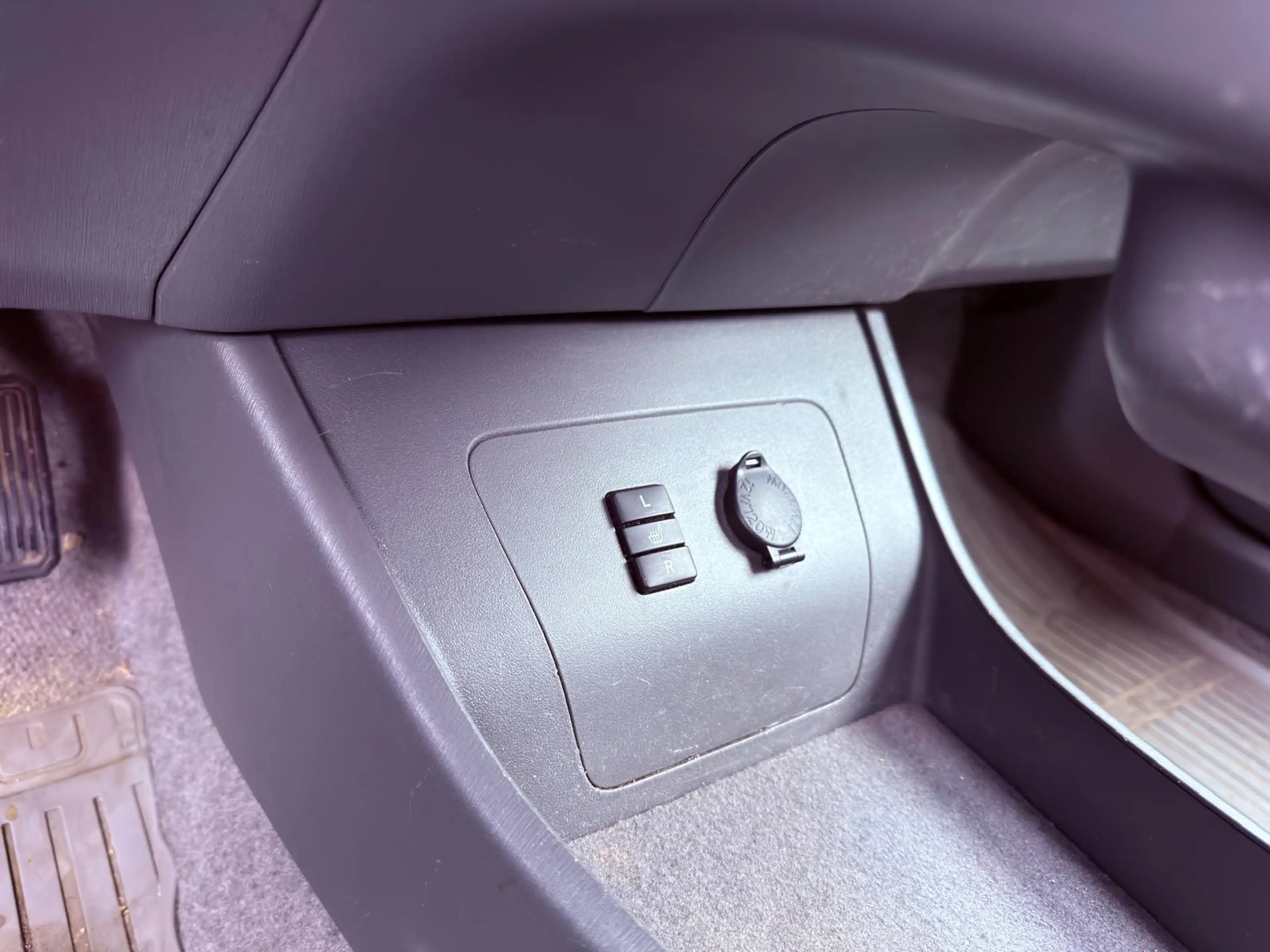 Toyota Prius Prius Hybrid 1.8i VVT-i Sol — photo 13