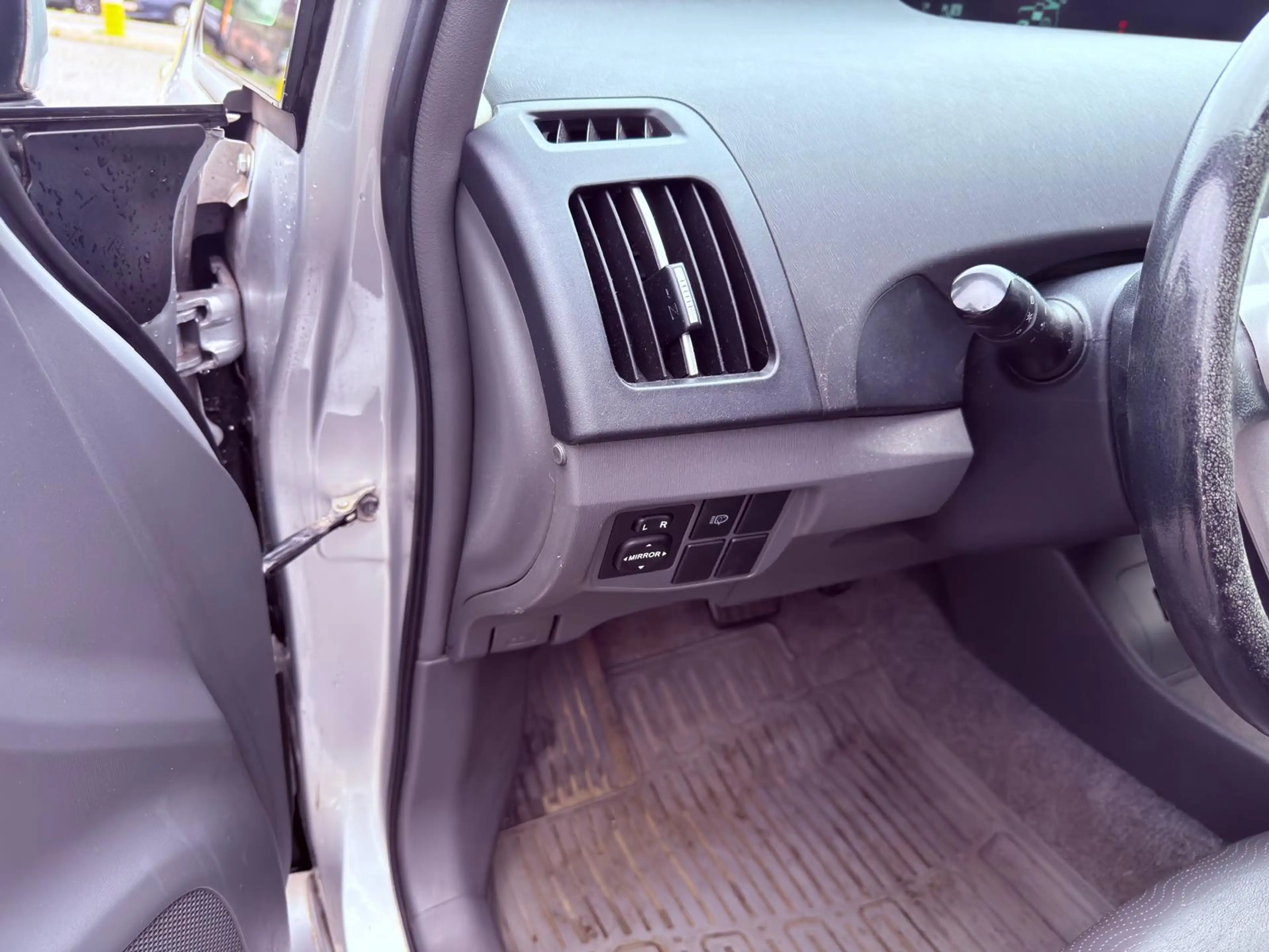 Toyota Prius Prius Hybrid 1.8i VVT-i Sol — photo 9