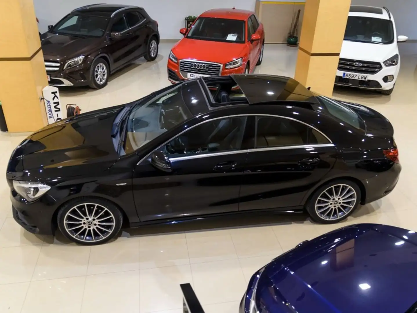 Mercedes-Benz CLA 200 d Negro - 1