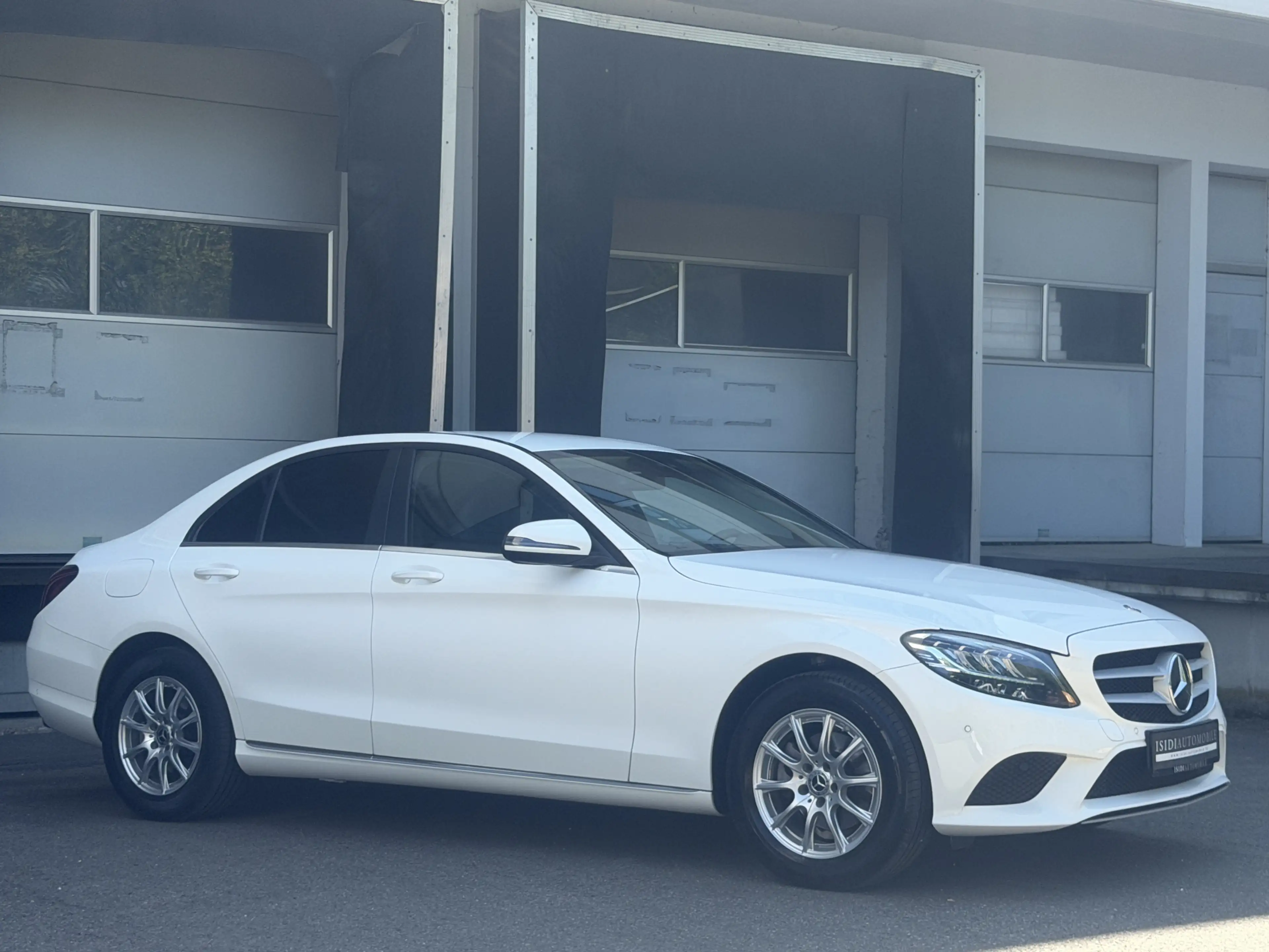 Mercedes-Benz C 200 D LED Distronic Comand Sitzheizung PDC — photo 8
