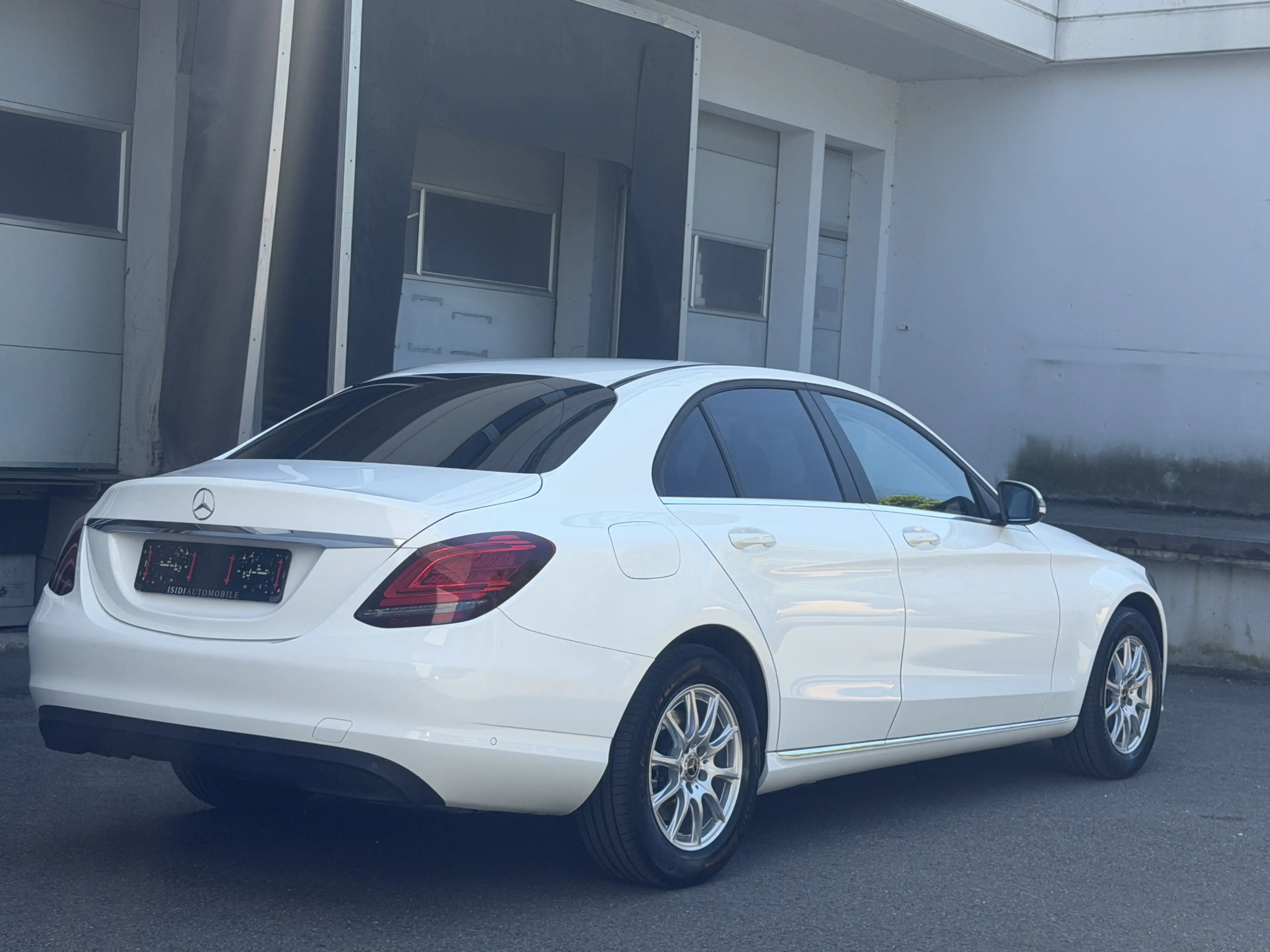 Mercedes-Benz C 200 D LED Distronic Comand Sitzheizung PDC — photo 6