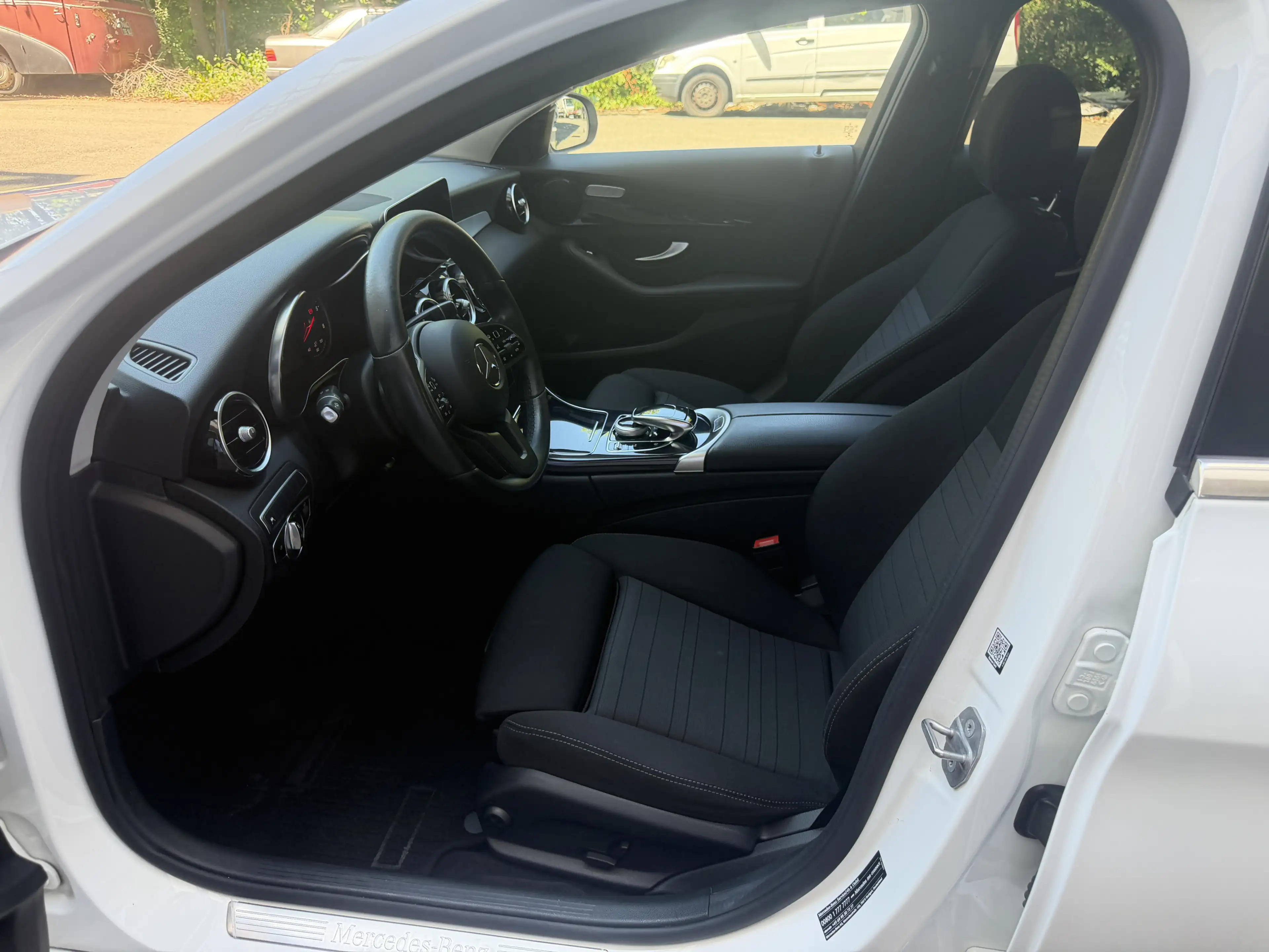 Mercedes-Benz C 200 D LED Distronic Comand Sitzheizung PDC — photo 13