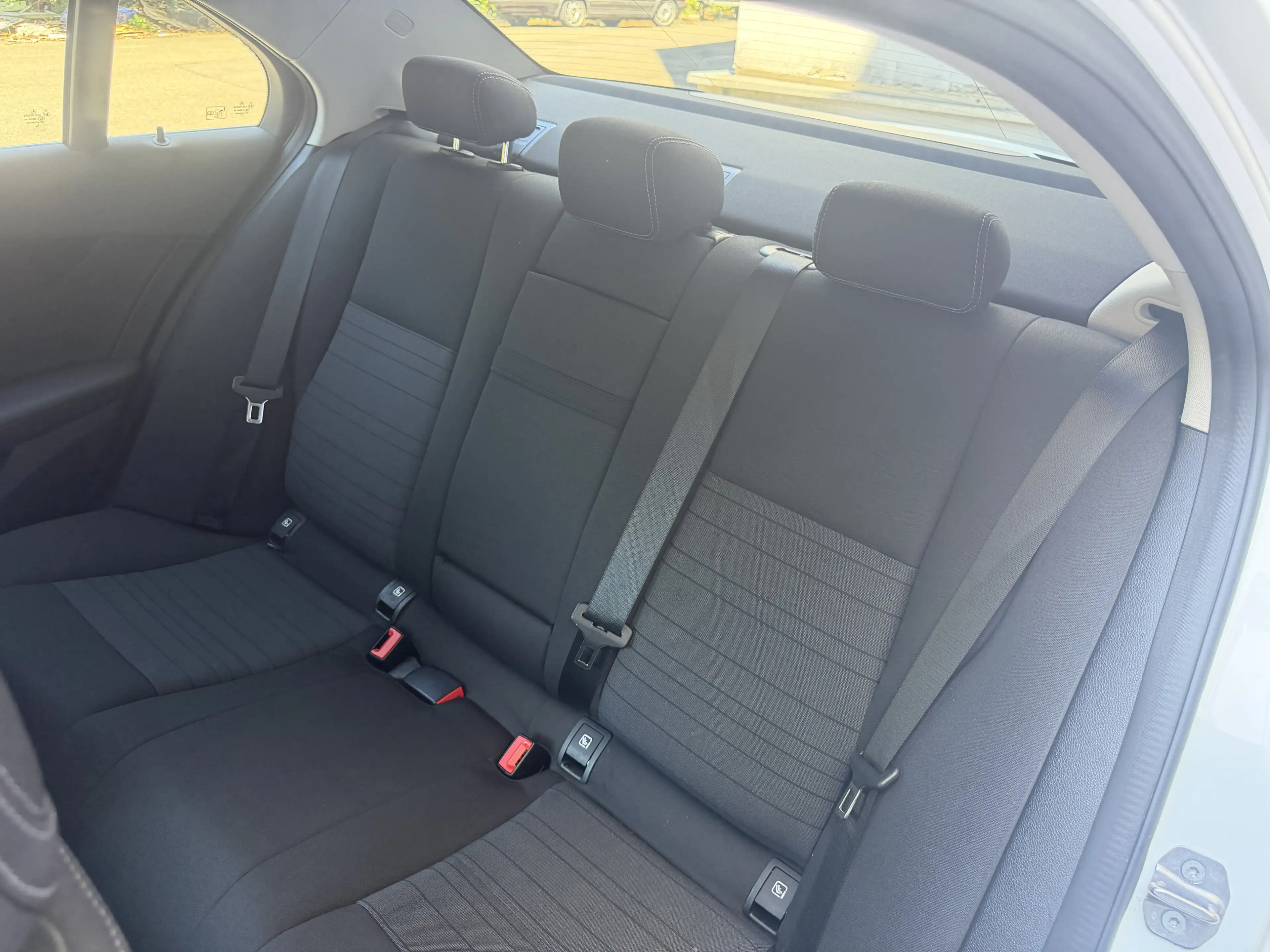 Mercedes-Benz C 200 D LED Distronic Comand Sitzheizung PDC — photo 15