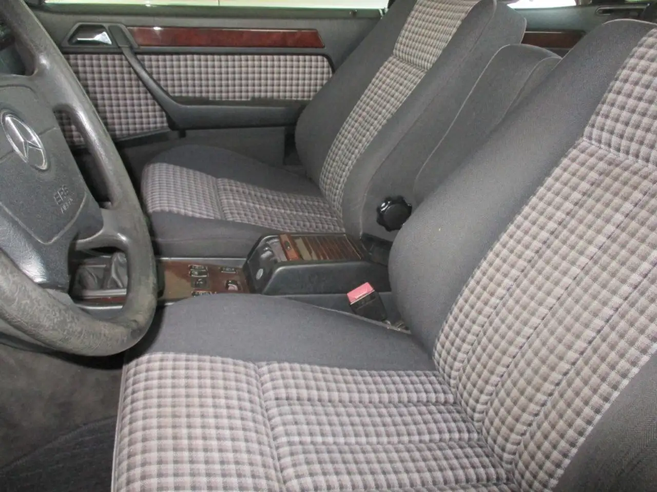 Mercedes-Benz E 200 Cabrio 124C, foto 4
