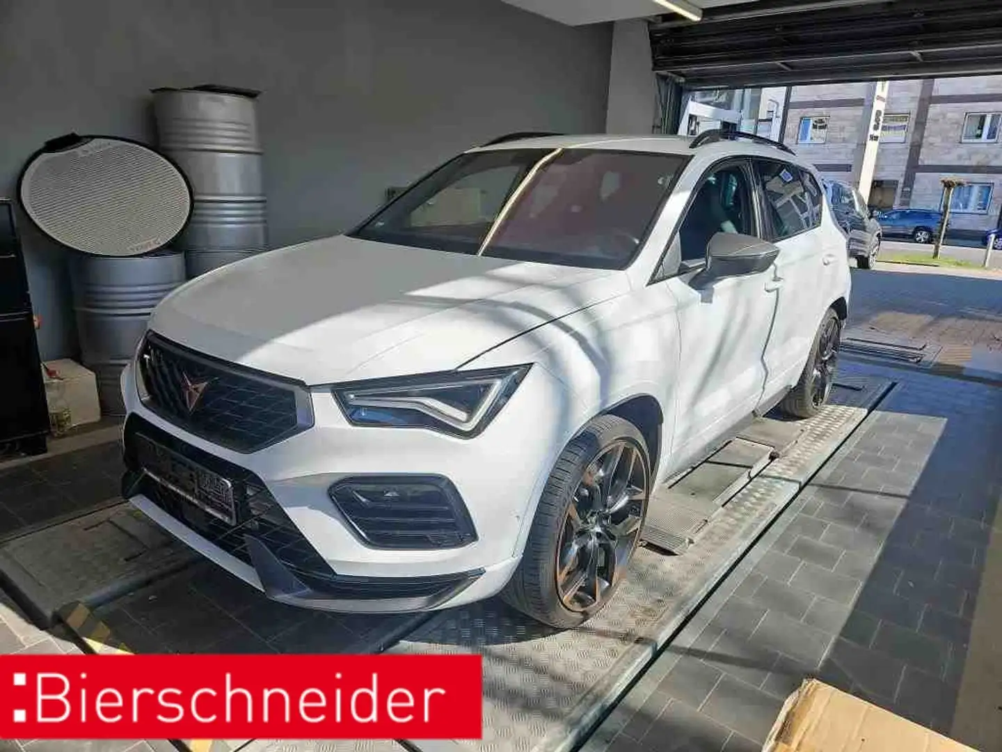 CUPRA Ateca 2.0 TSI DSG 4Dr. Limited Edition AKRAPO AHK BEATS Weiß - 1