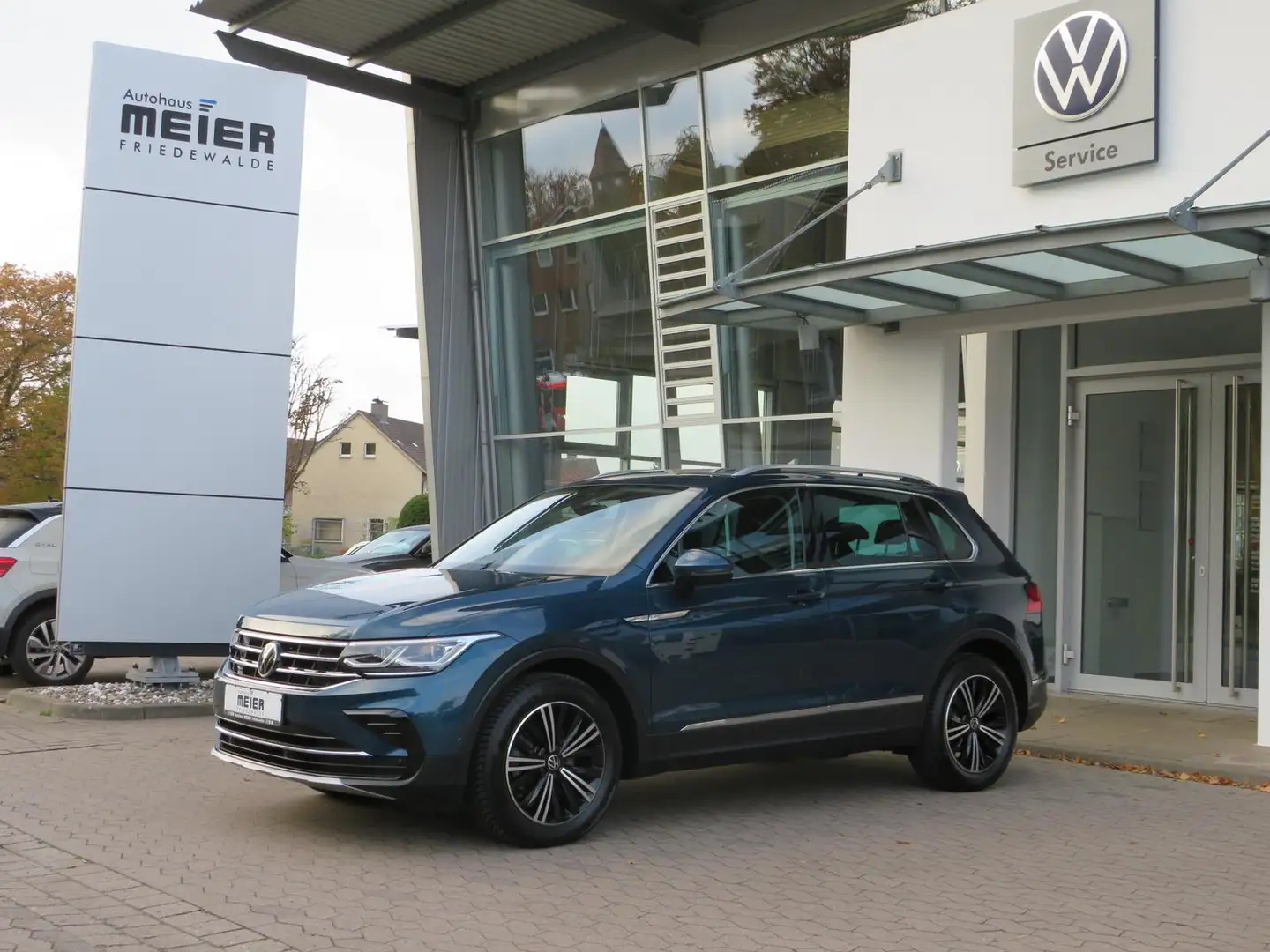 Volkswagen Tiguan 1.5 TSI Elegance DSG AHK Navi Ganzjahr Blu/Azzurro - 2