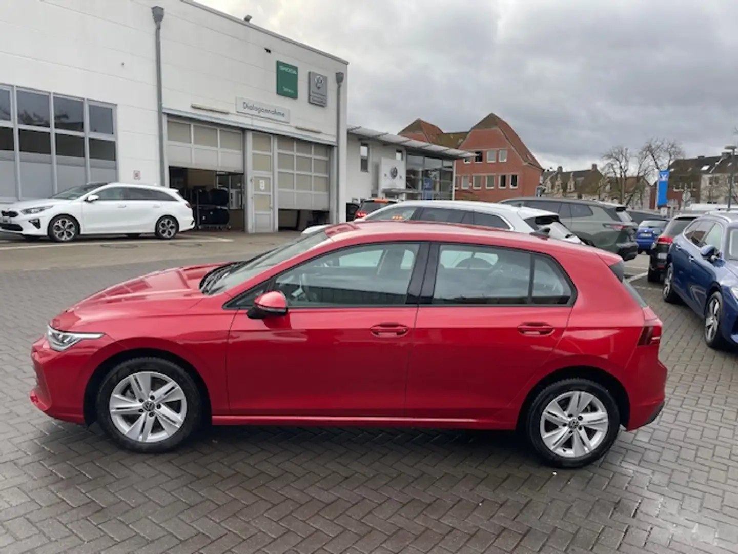 Volkswagen Golf VIII 1.5TSi Alu Tempomat AppConnect LED Sitzhei... Rot - 2