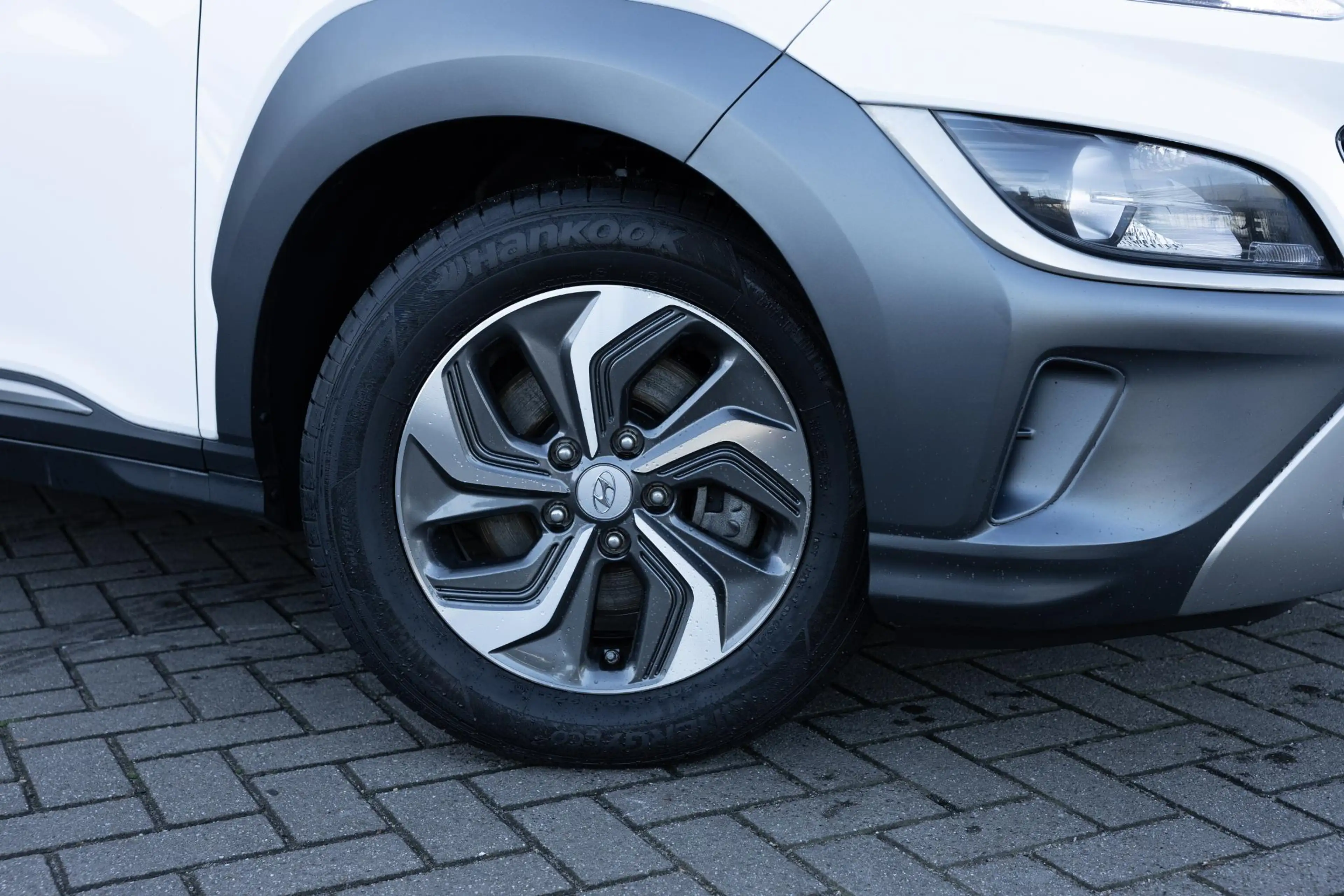 Hyundai KONA 1.6 GDI HEV Fashion | Krell Audio | Head-up Displa — photo 12