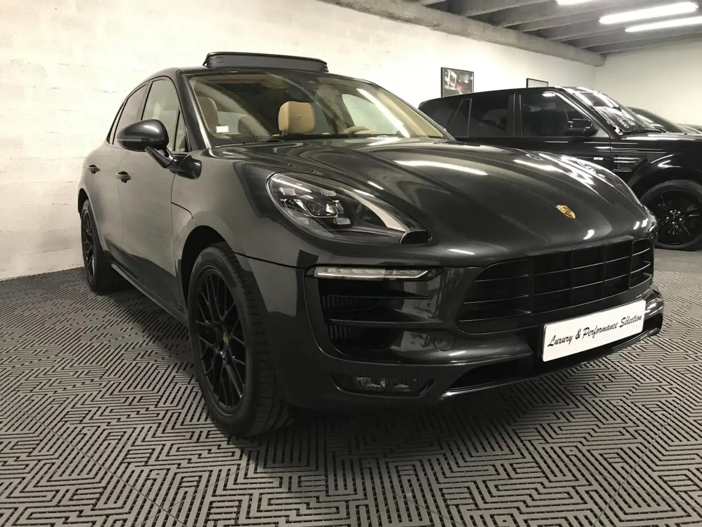 Porsche Macan GTS 3.0 V6 360ch PDK - 49000km - Toit ouvrant - Ch Gris - 2