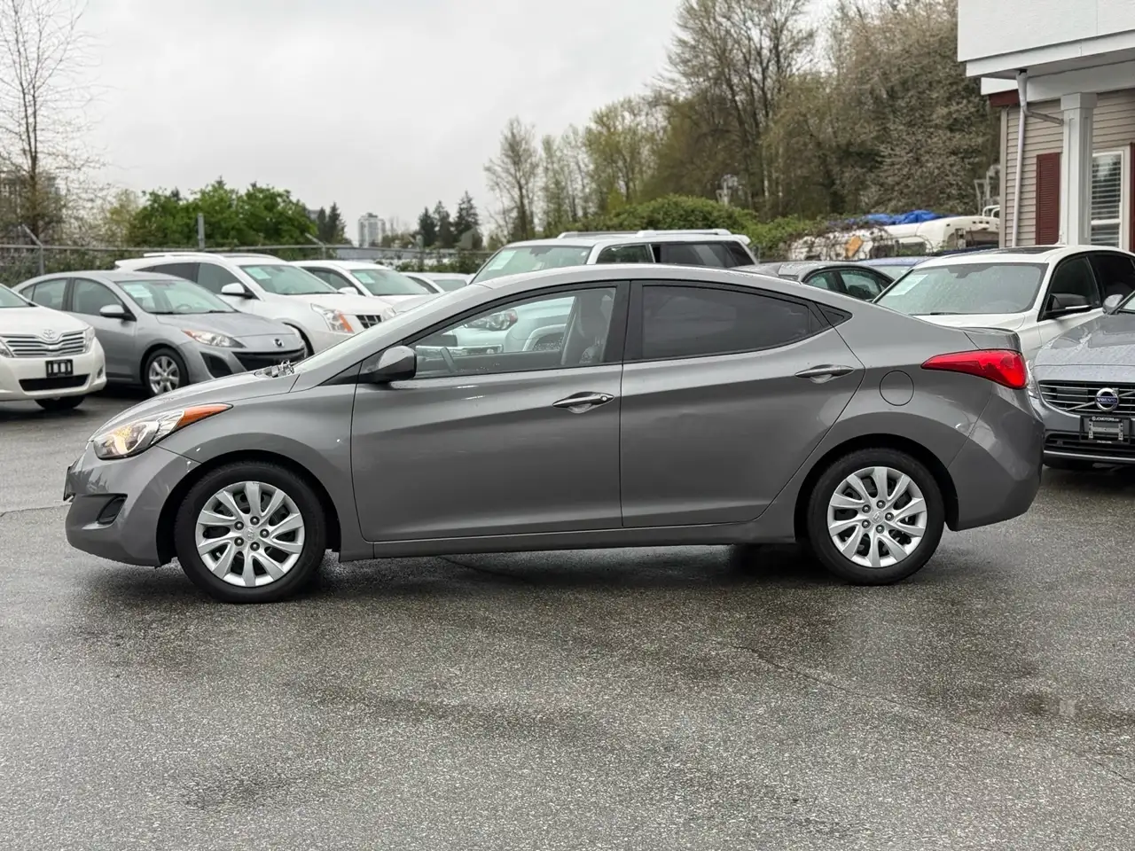 Hyundai ELANTRA снимка Hyundai ELANTRA