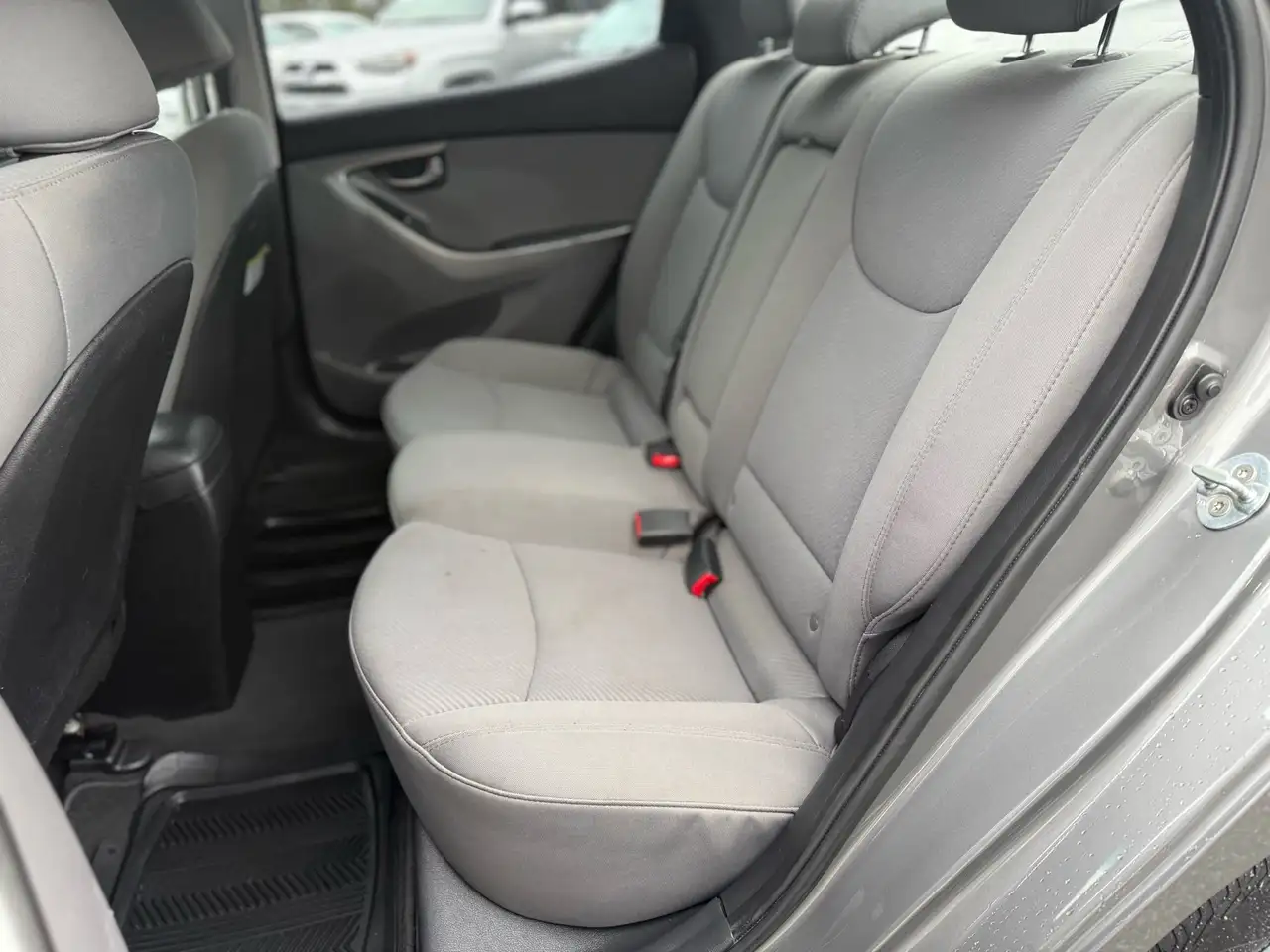Hyundai ELANTRA снимка Hyundai ELANTRA