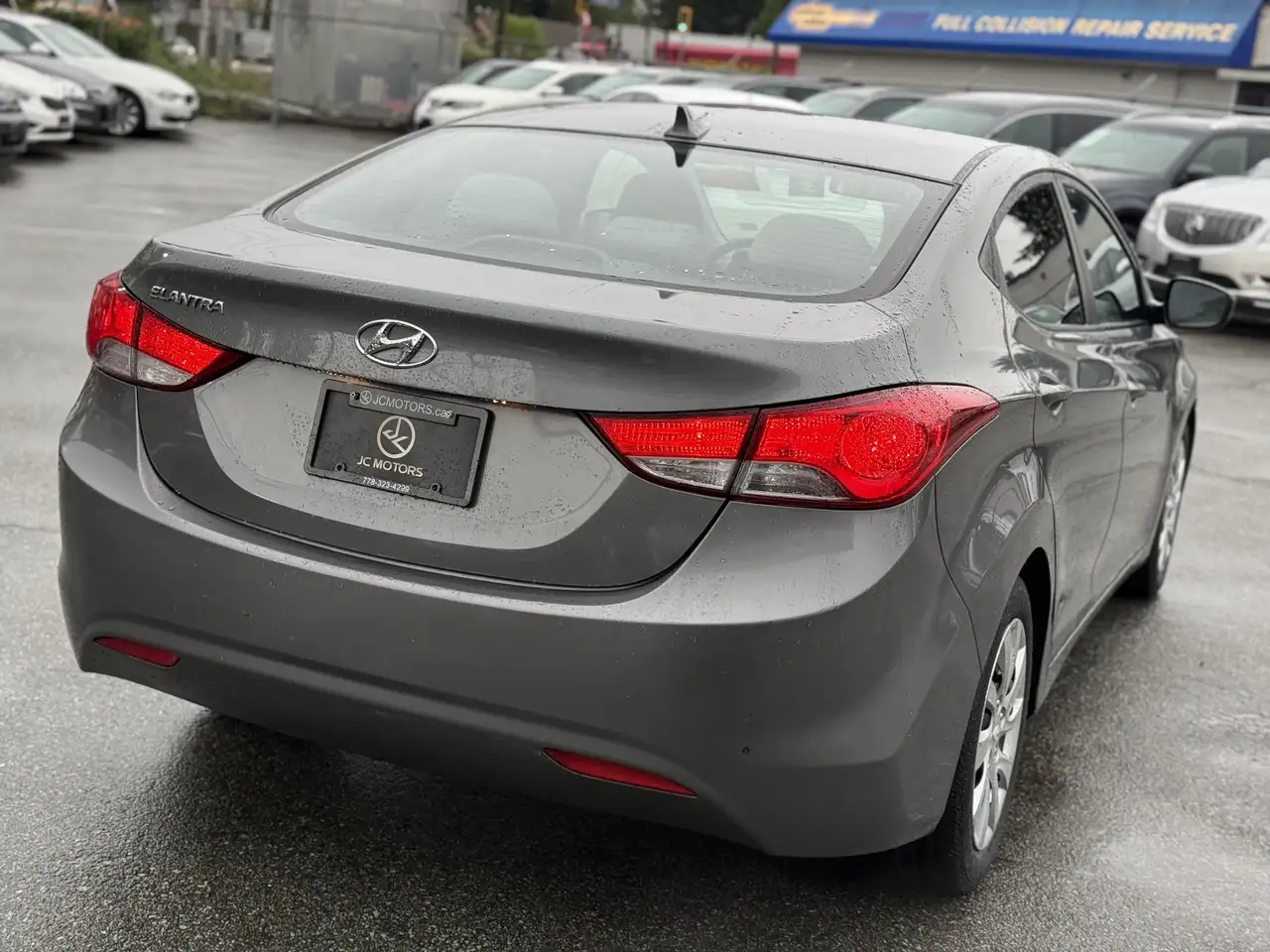 Hyundai ELANTRA снимка Hyundai ELANTRA