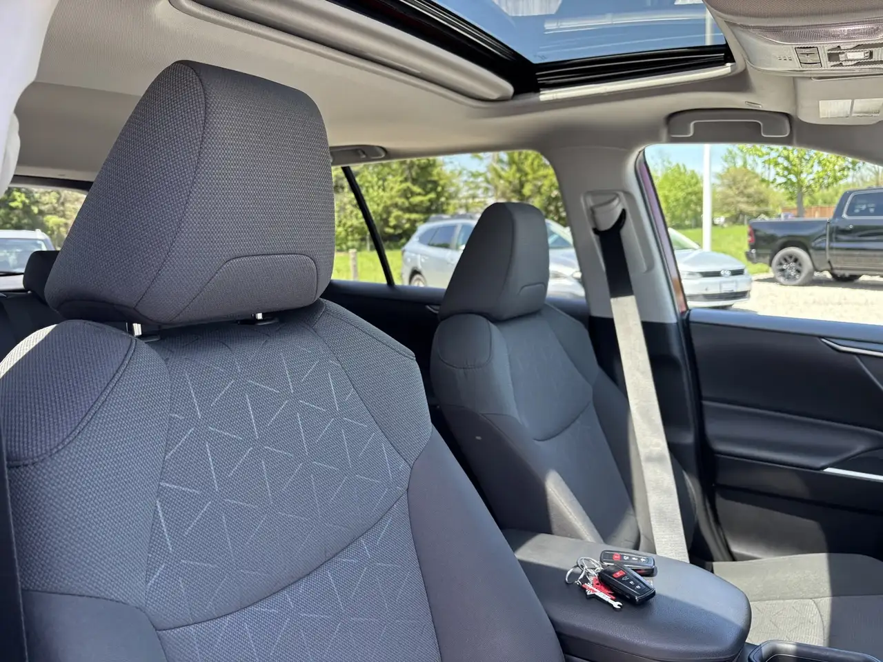 Toyota RAV 4 снимка Toyota RAV 4