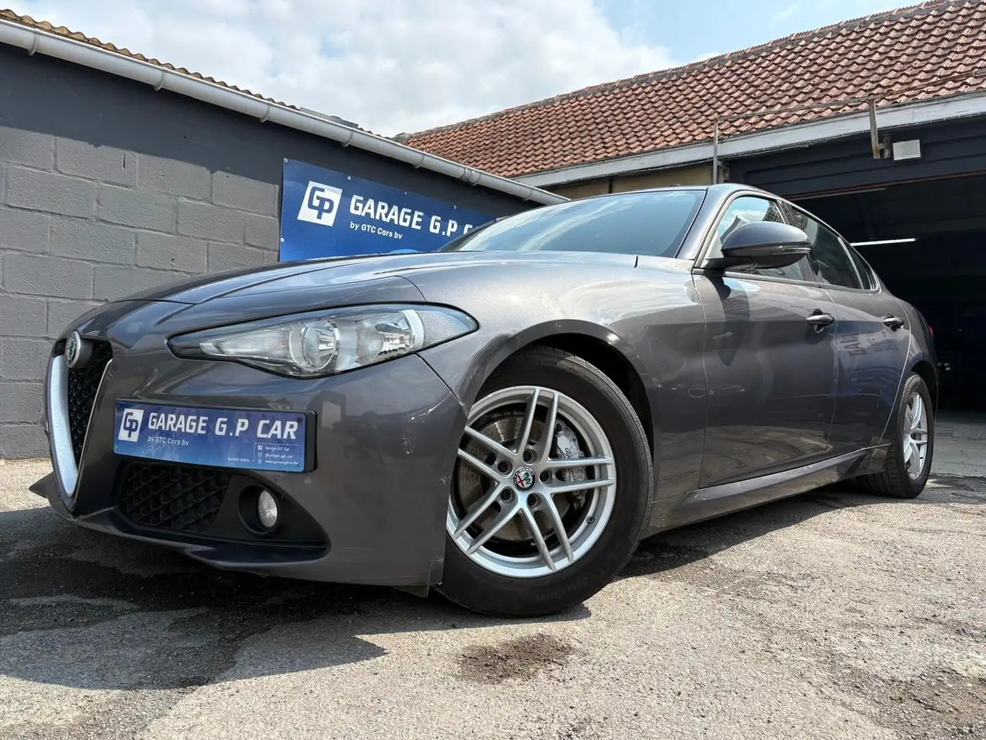Alfa Romeo Giulia 2.2 JTDm | | PROBLÈME BOITE DE VITESSES Gris - 1