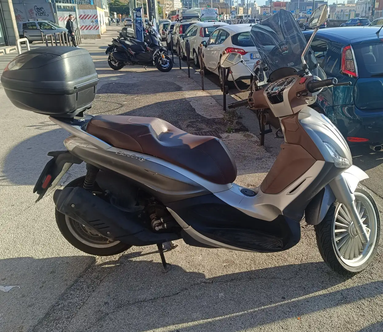 Piaggio Beverly 300 Gris - 2