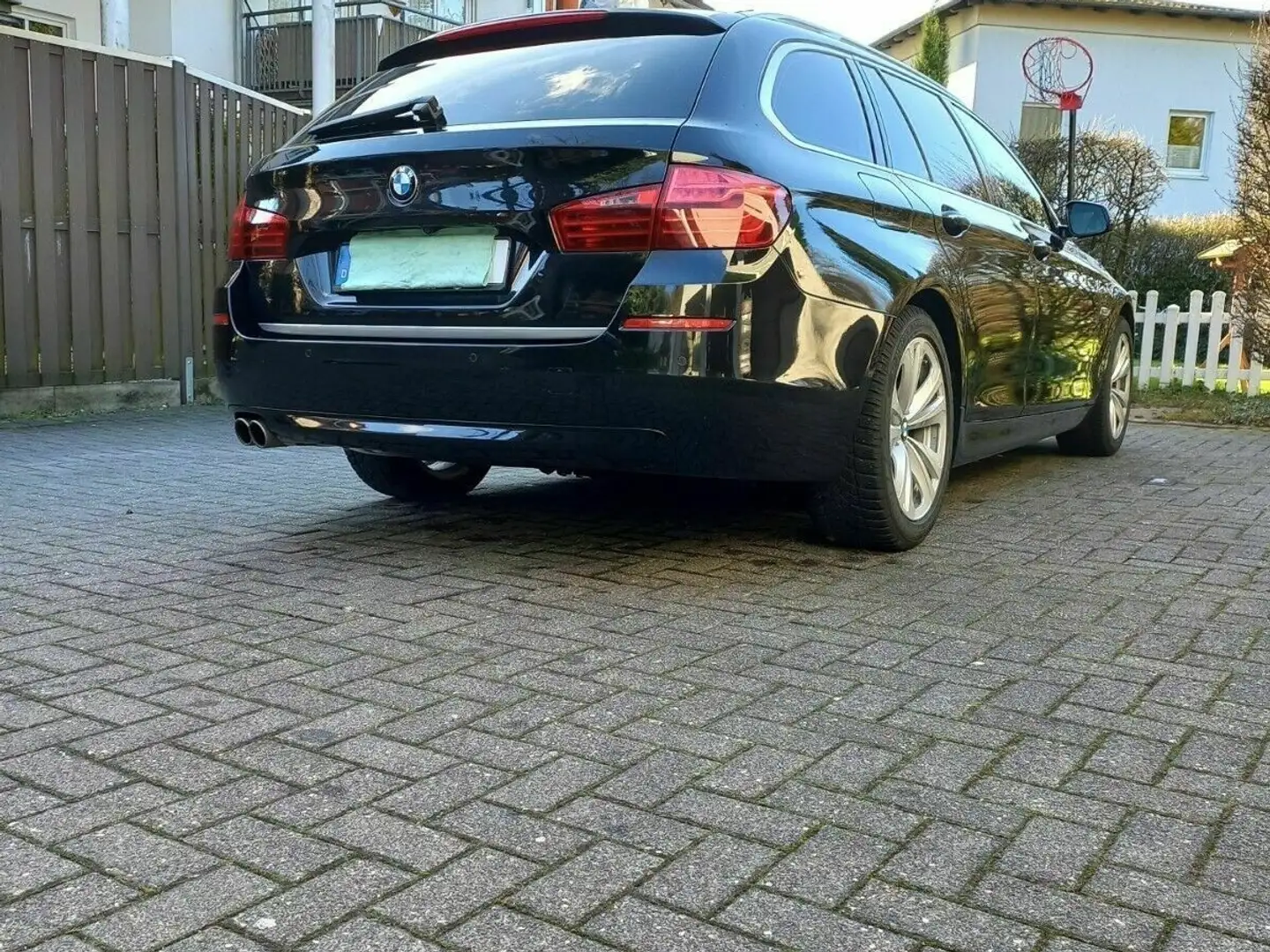BMW 520 520d Touring Aut. Modern Line - 2