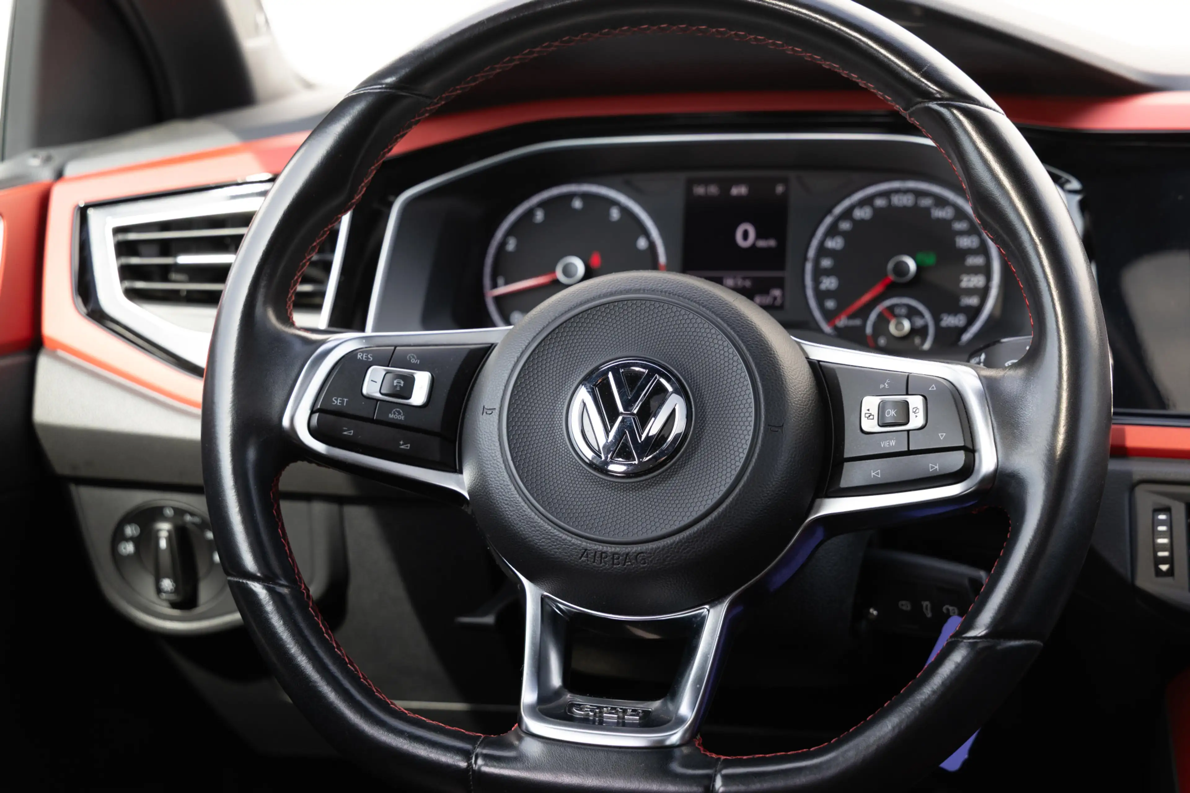 Volkswagen Polo GTI 2.0 TSI — photo 26
