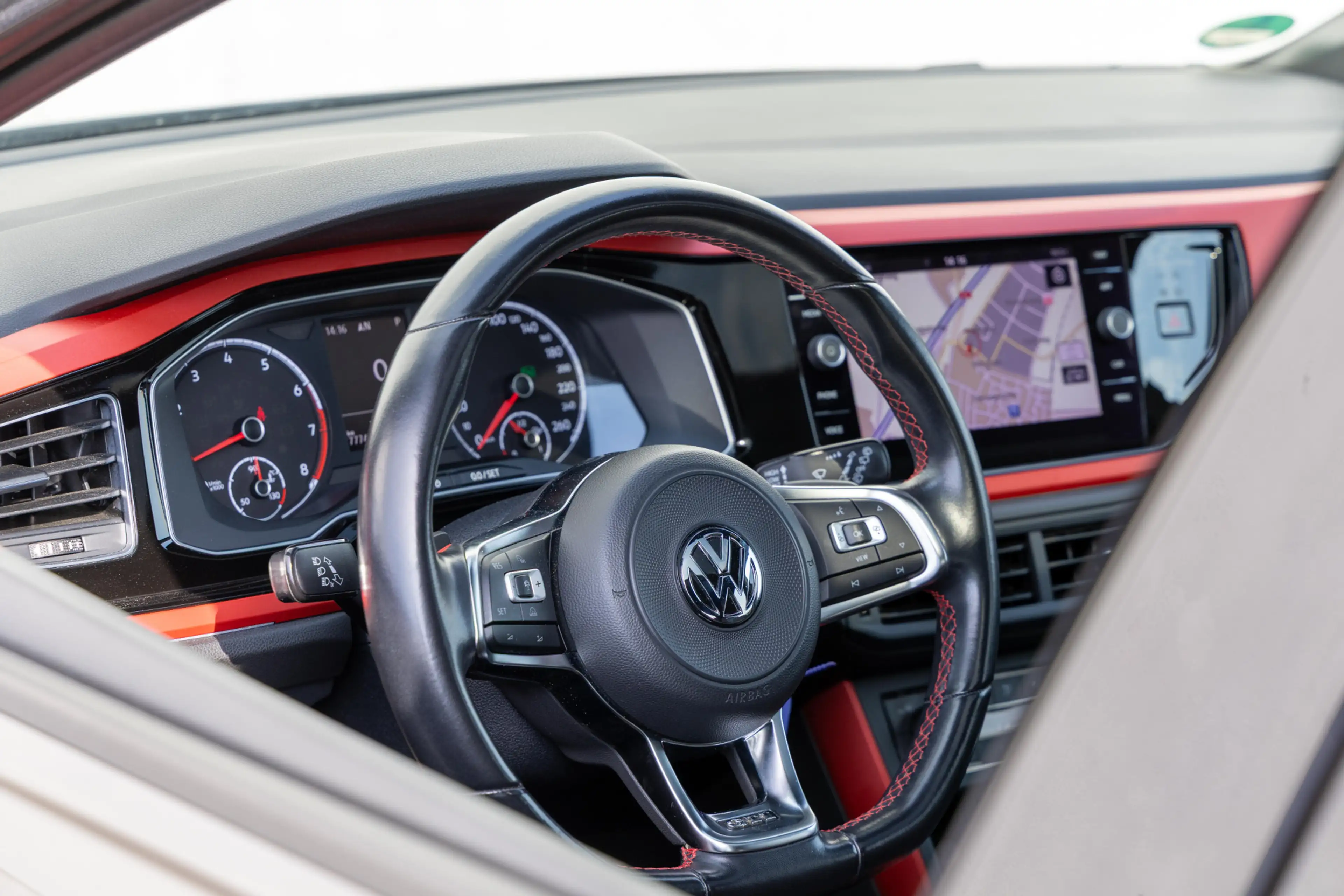 Volkswagen Polo GTI 2.0 TSI — photo 12