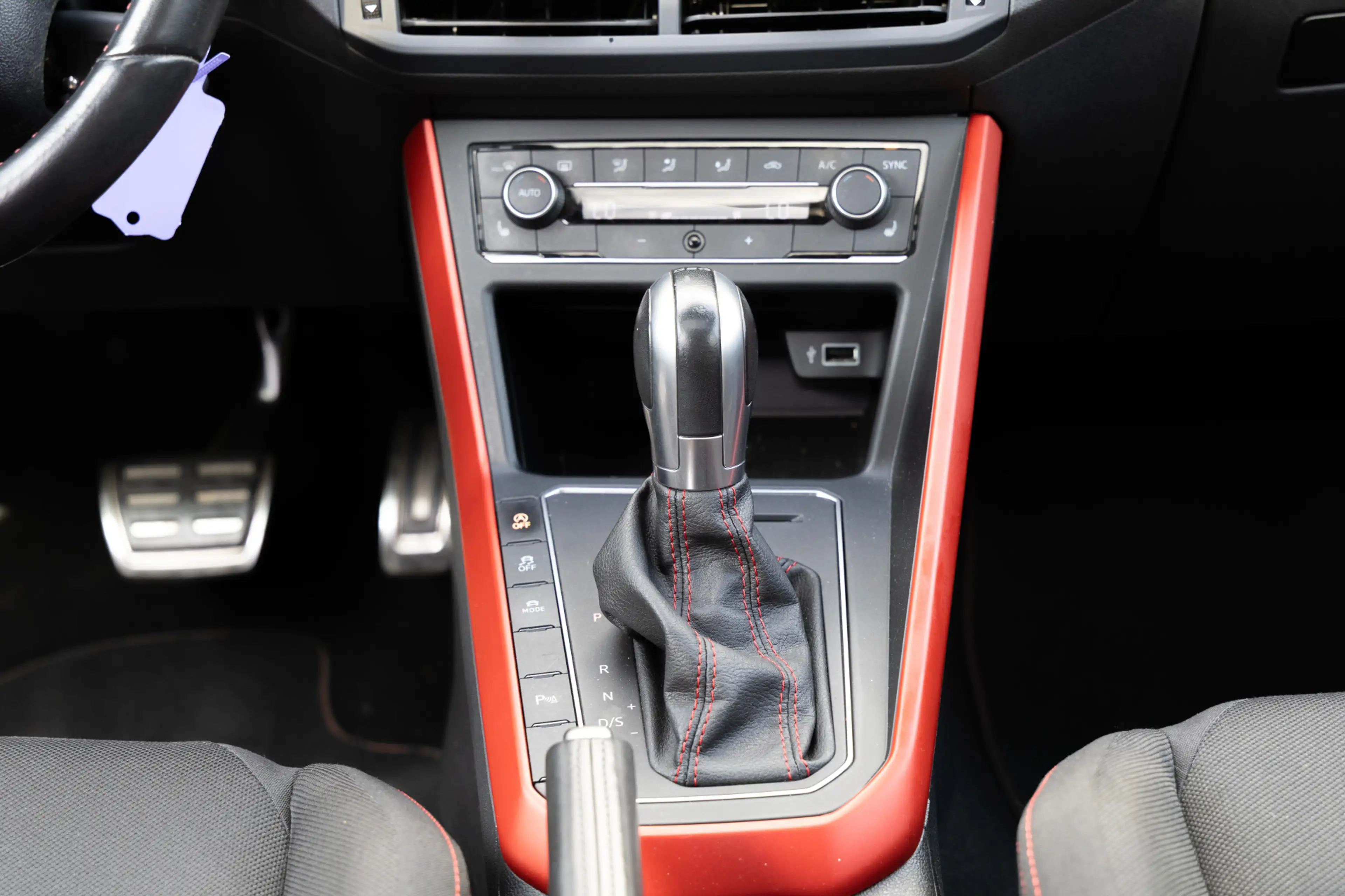 Volkswagen Polo GTI 2.0 TSI — photo 27