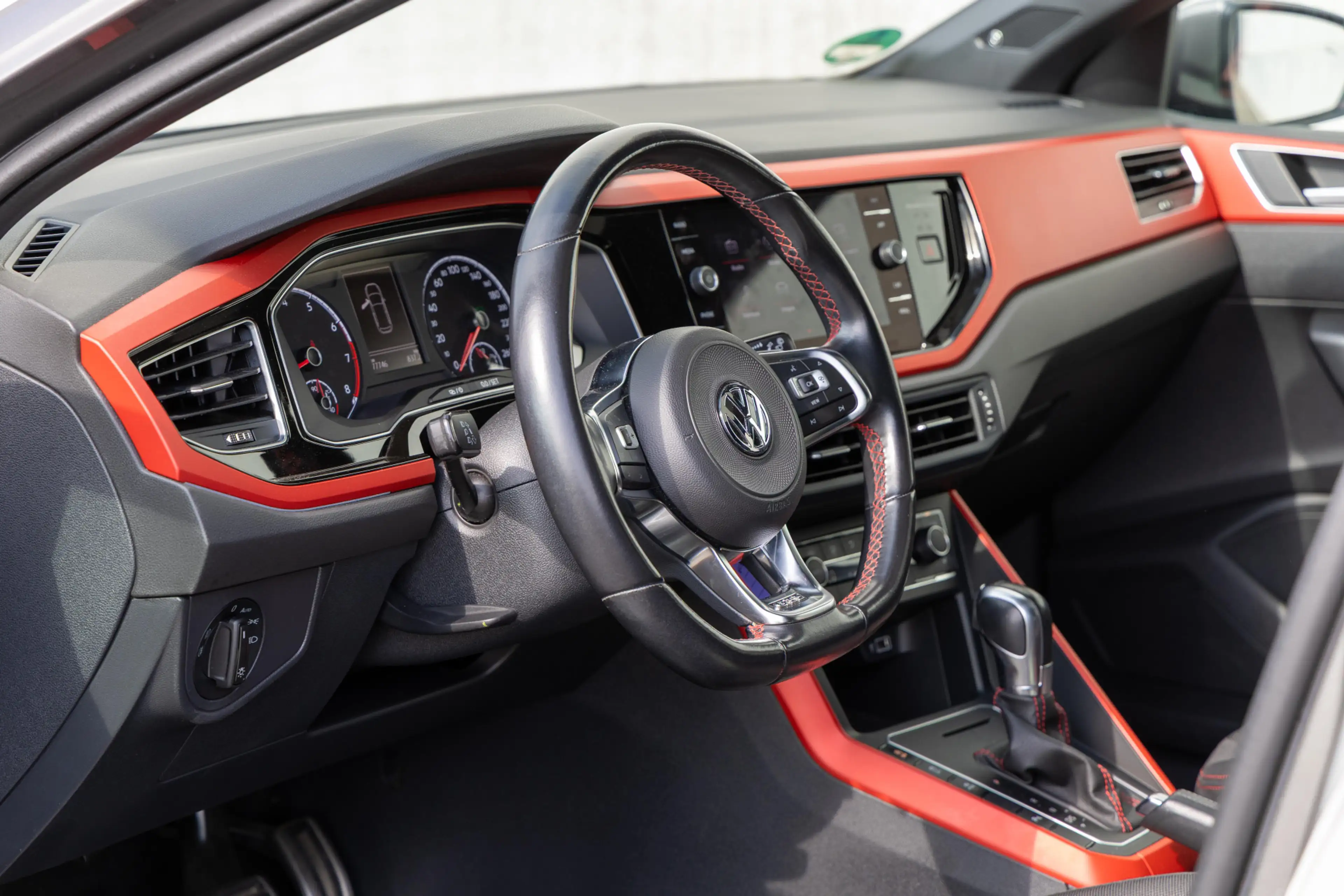 Volkswagen Polo GTI 2.0 TSI — photo 19