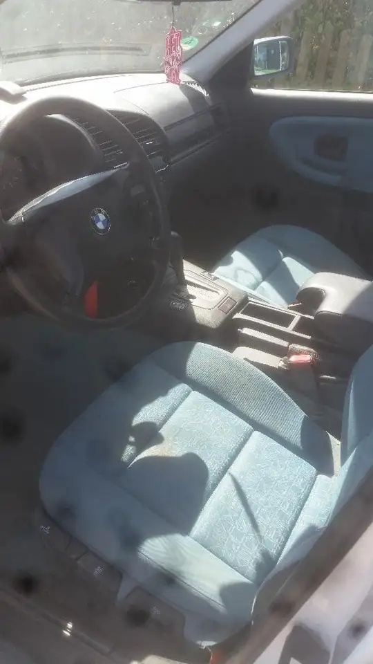 BMW 320i touring, foto 12