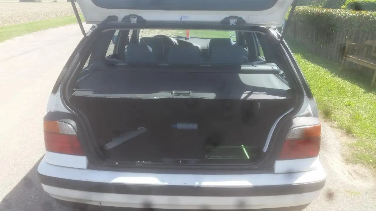 BMW 320i touring, foto 7