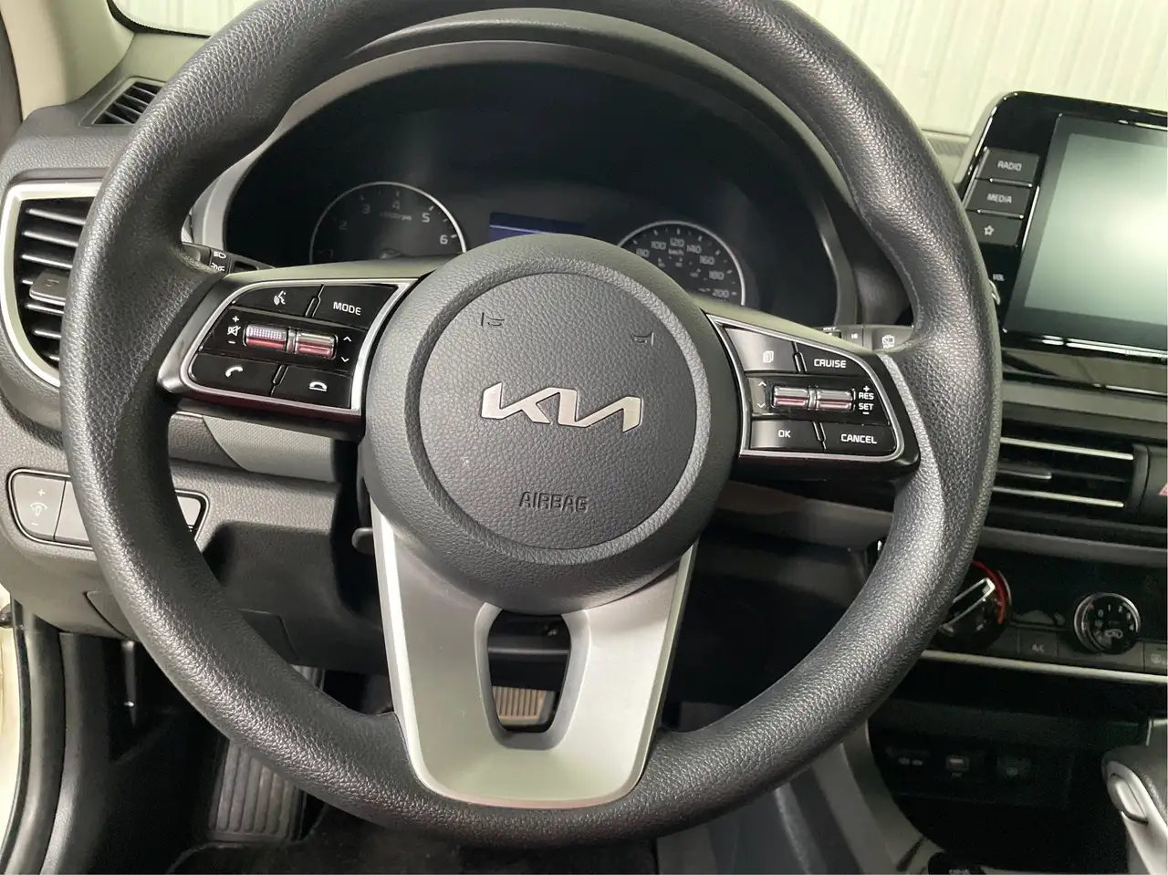 Kia Seltos photo Kia Seltos