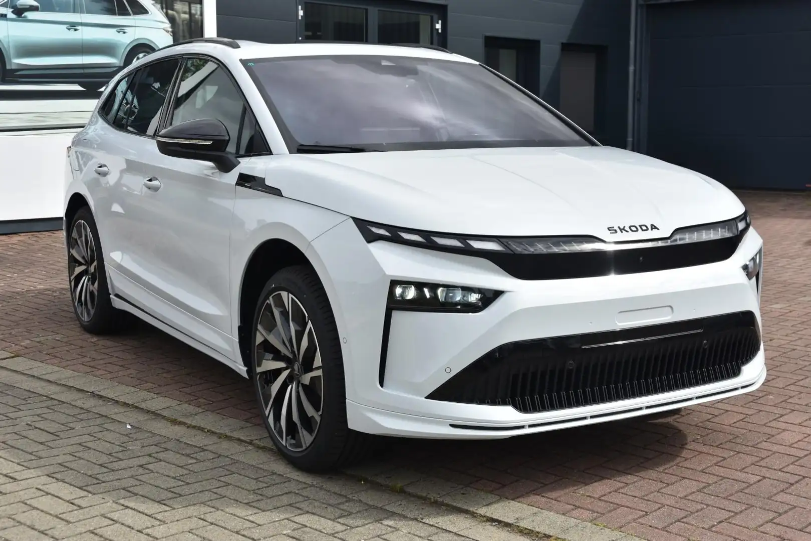 Skoda Enyaq 85, 4x4 Sportline*Matrix*AHK*Navi*P.Max Weiß - 1