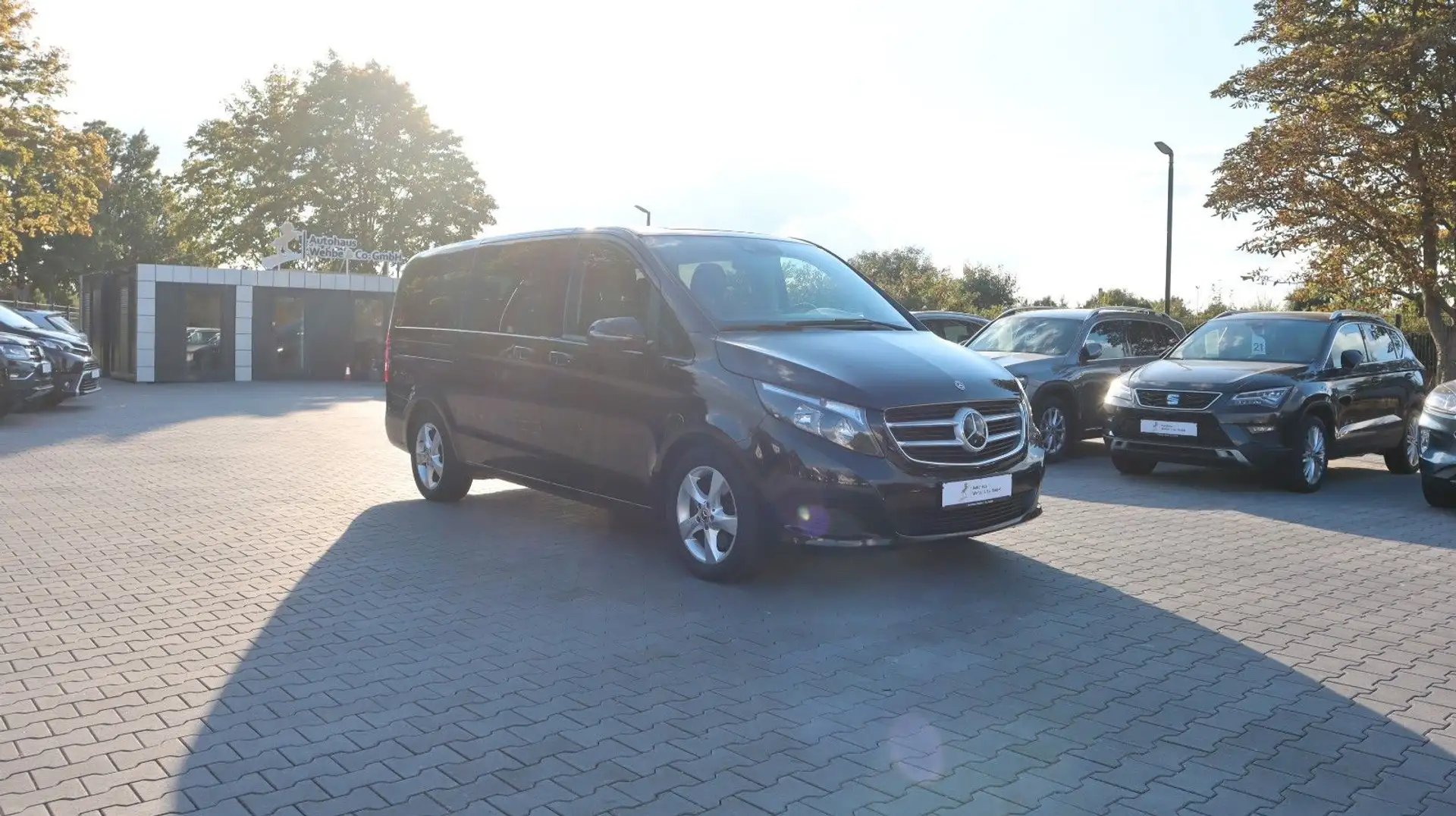 Mercedes-Benz V 250 Lang Edition Aut. ACC R.Cam Navi Leder AHK Schwarz - 1