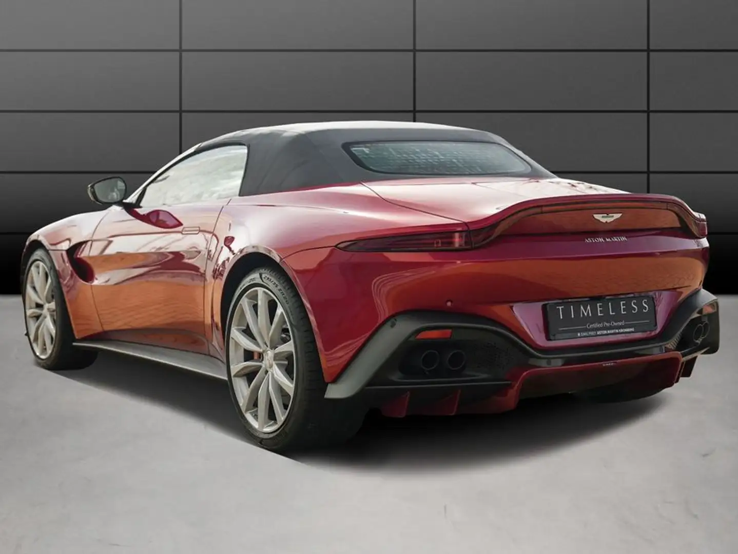Aston Martin V8 Roadster Rouge - 2