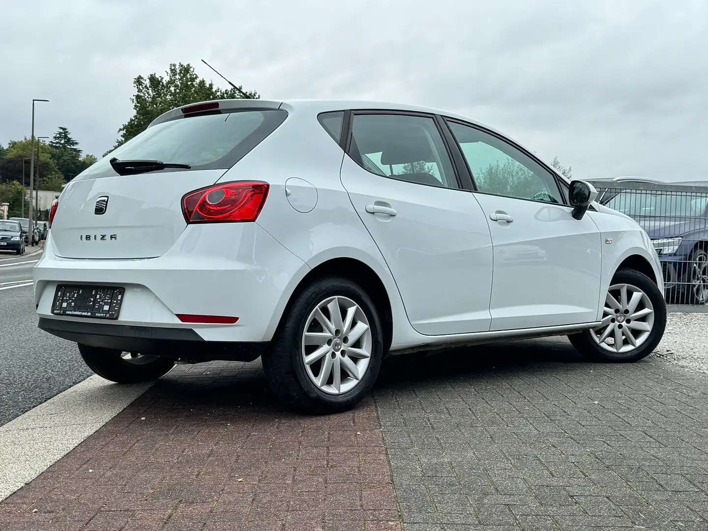 SEAT Ibiza Style Viva Navi Klima Sitzheizung Tempomat 2.Hand Blanc - 2