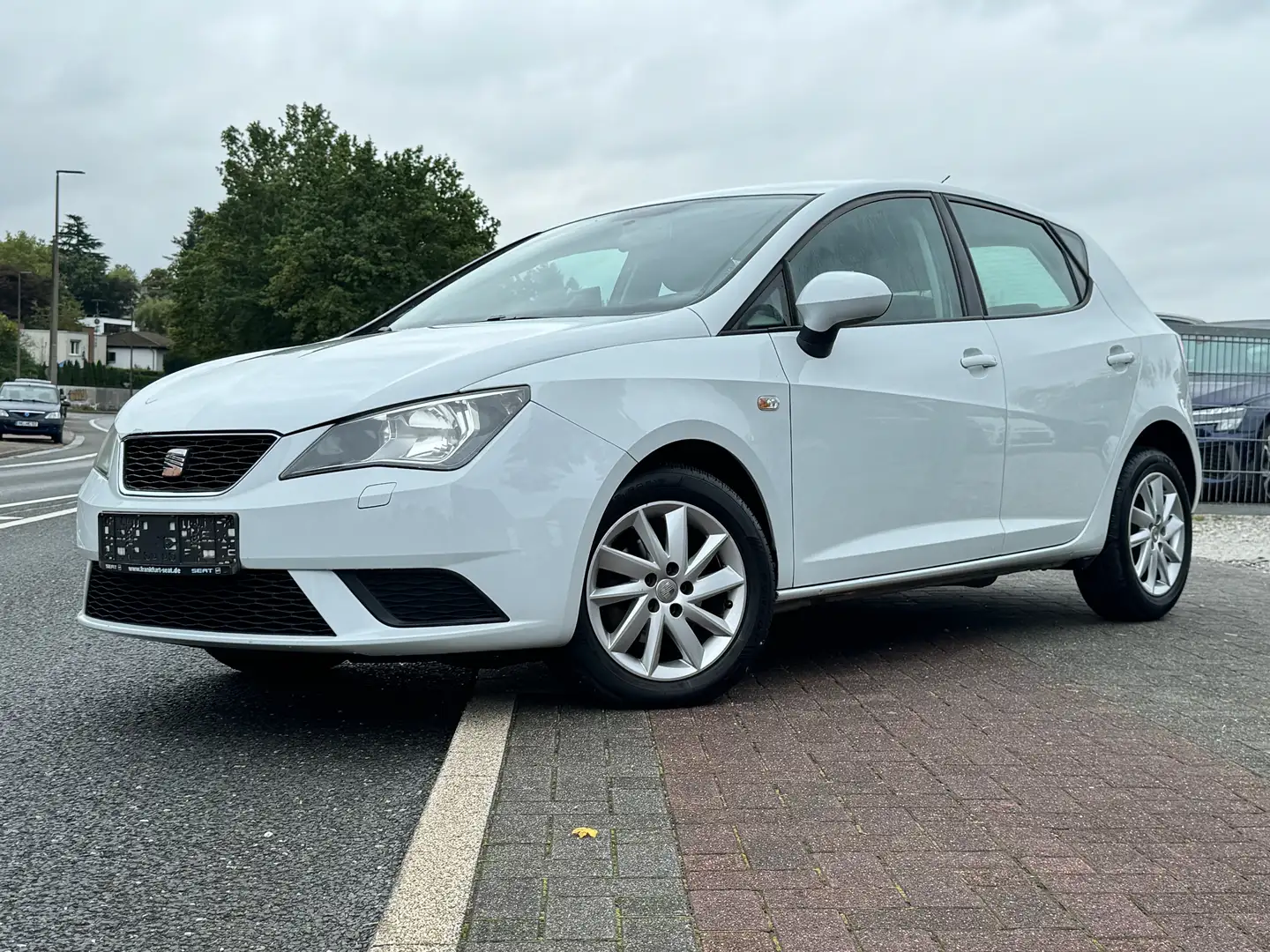 SEAT Ibiza Style Viva Navi Klima Sitzheizung Tempomat 2.Hand Blanc - 1