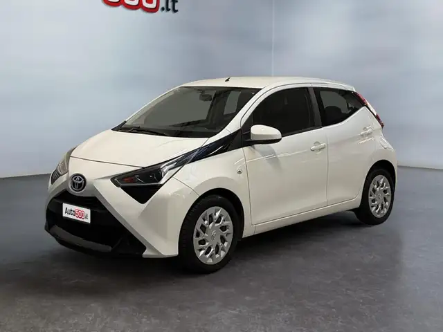 Toyota Aygo X Aygo 5p 1.0 x-business m-mt 72cv
