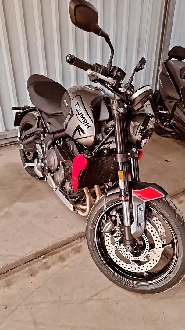 Triumph Trident 660 Argent - 2