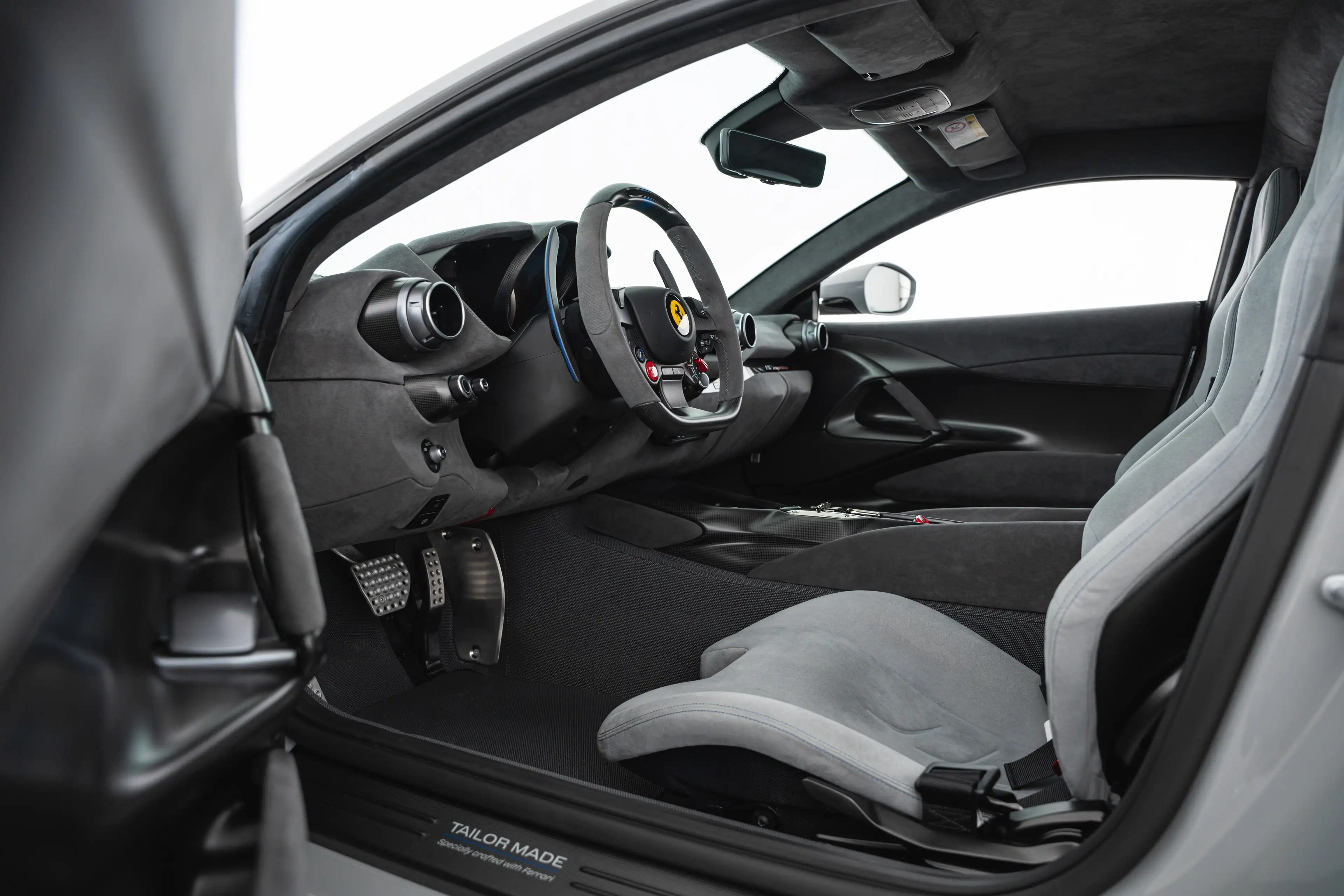 Ferrari 812 Competizione "Tailor Made" — photo 14