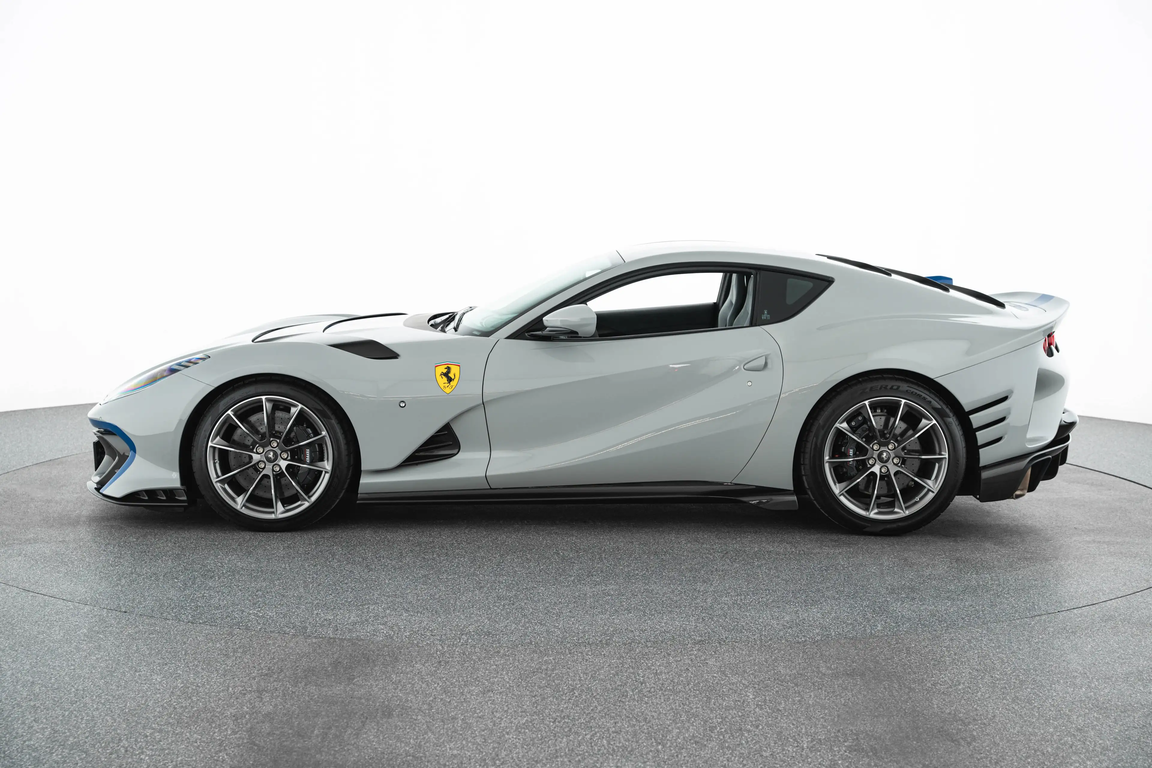 Ferrari 812 Competizione "Tailor Made" — photo 8