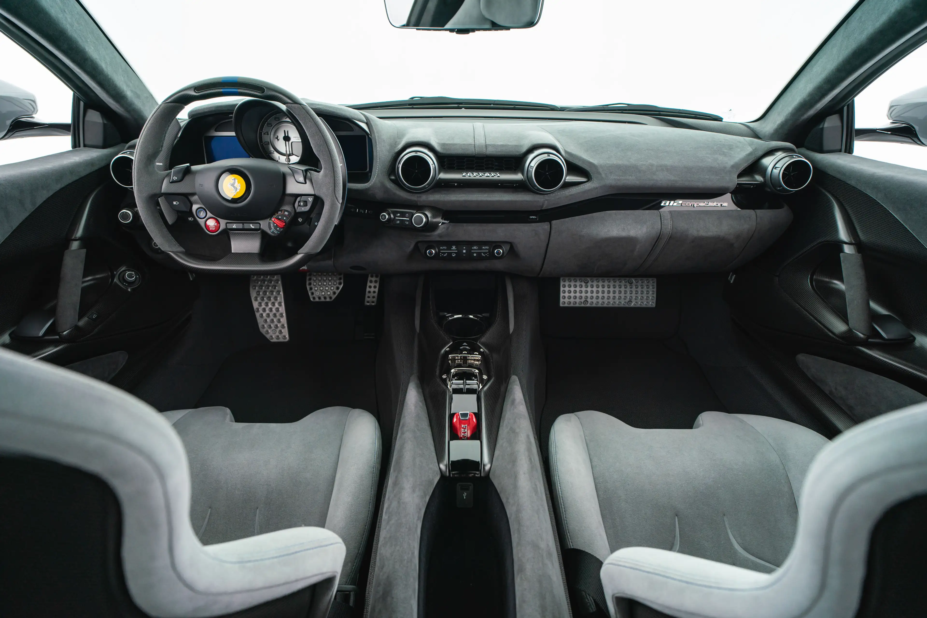 Ferrari 812 Competizione "Tailor Made" — photo 10