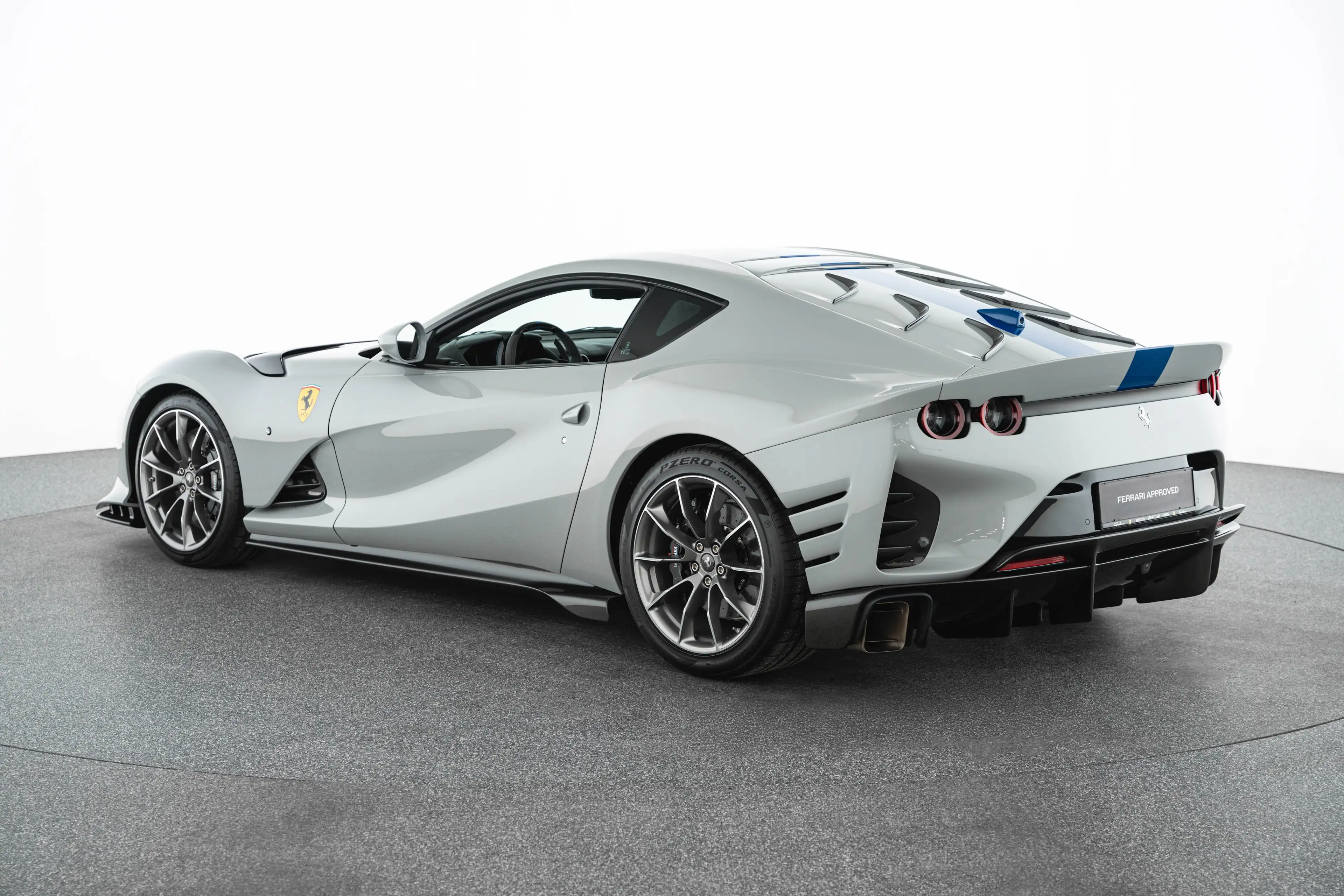 Ferrari 812 Competizione "Tailor Made" — photo 7